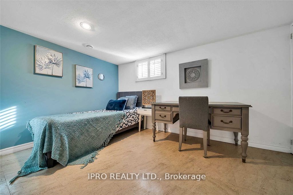 526 Anson Dr