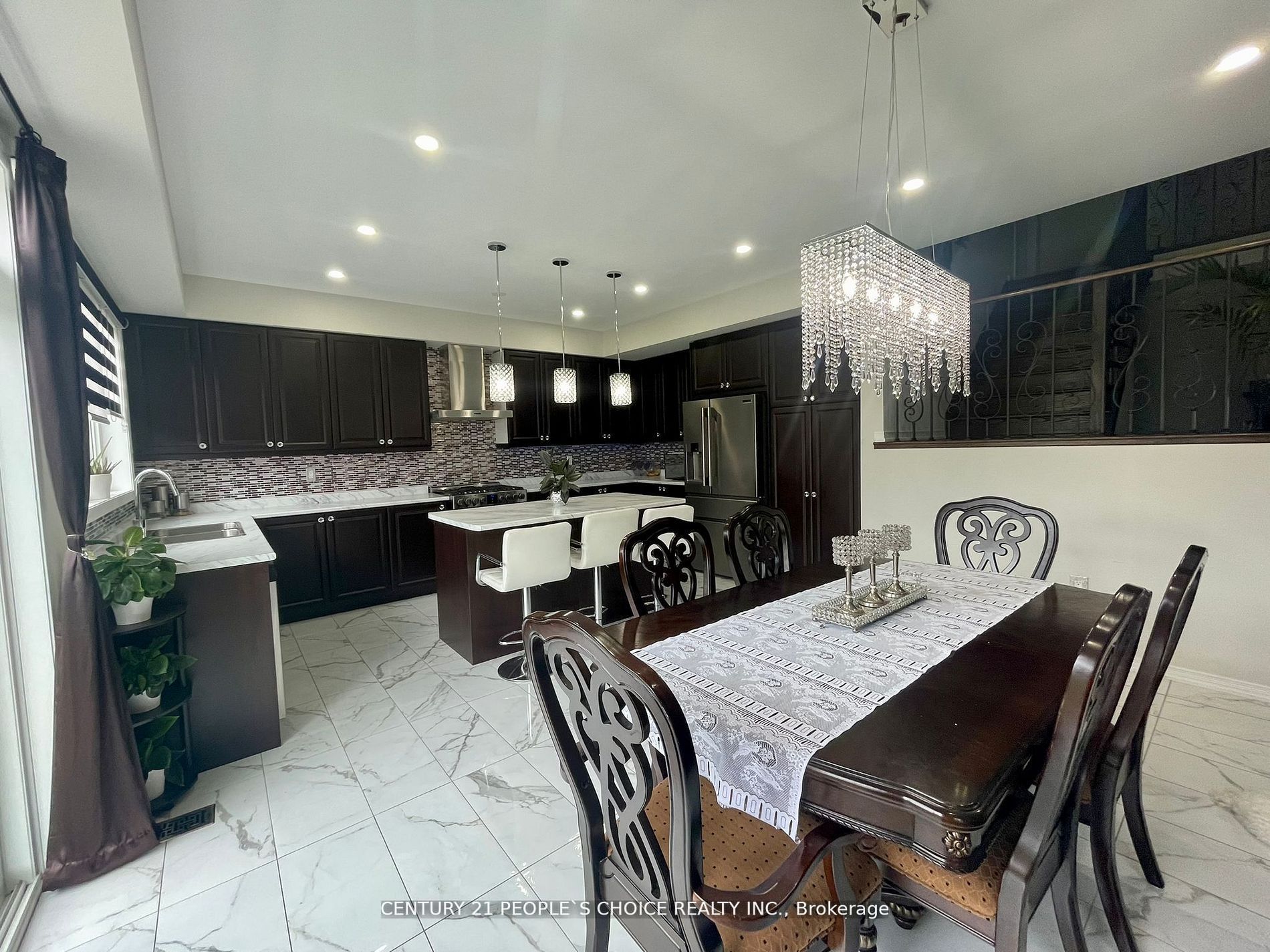 5 Burgess Cres