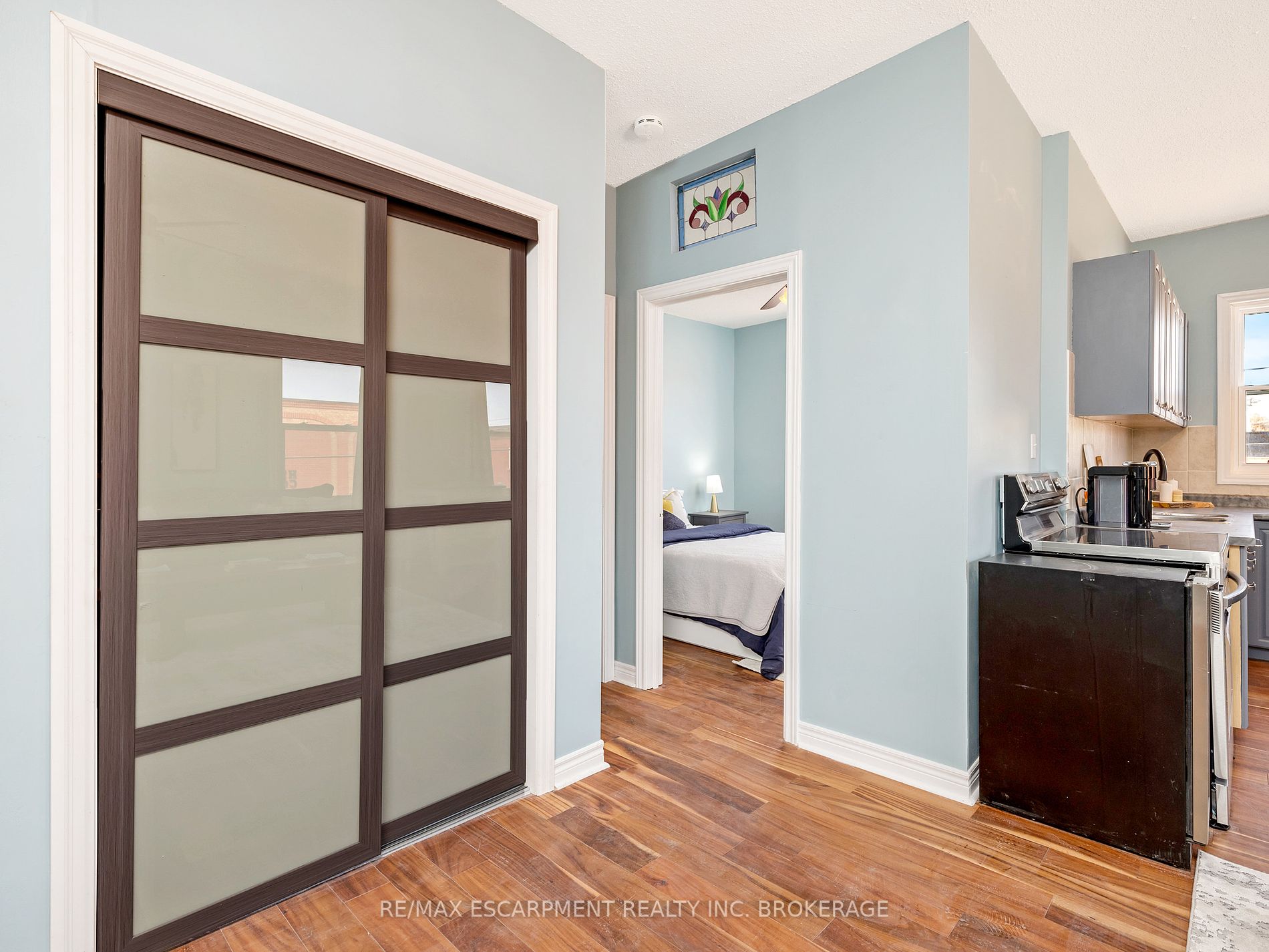 100 Trafalgar Rd