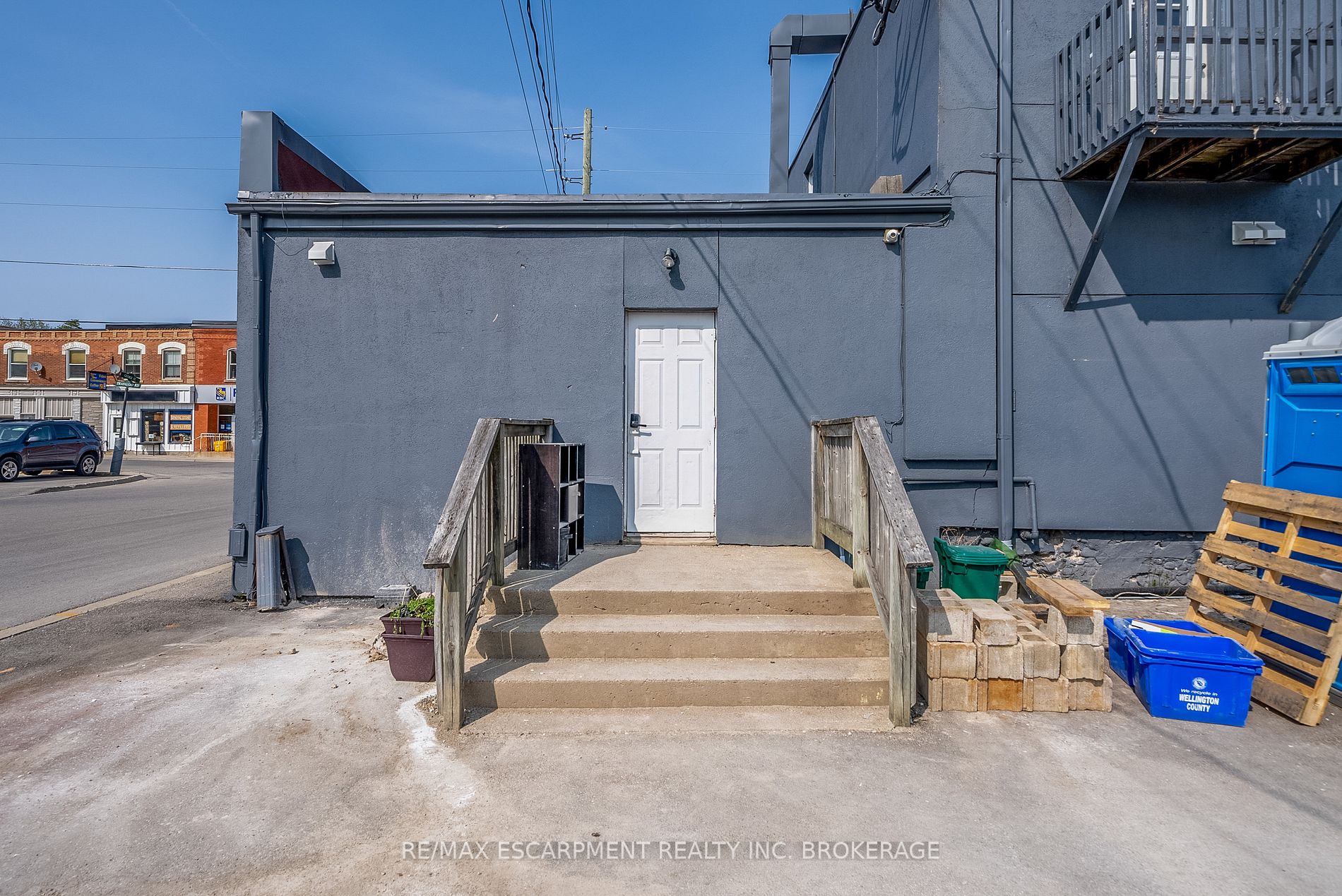 100 Trafalgar Rd