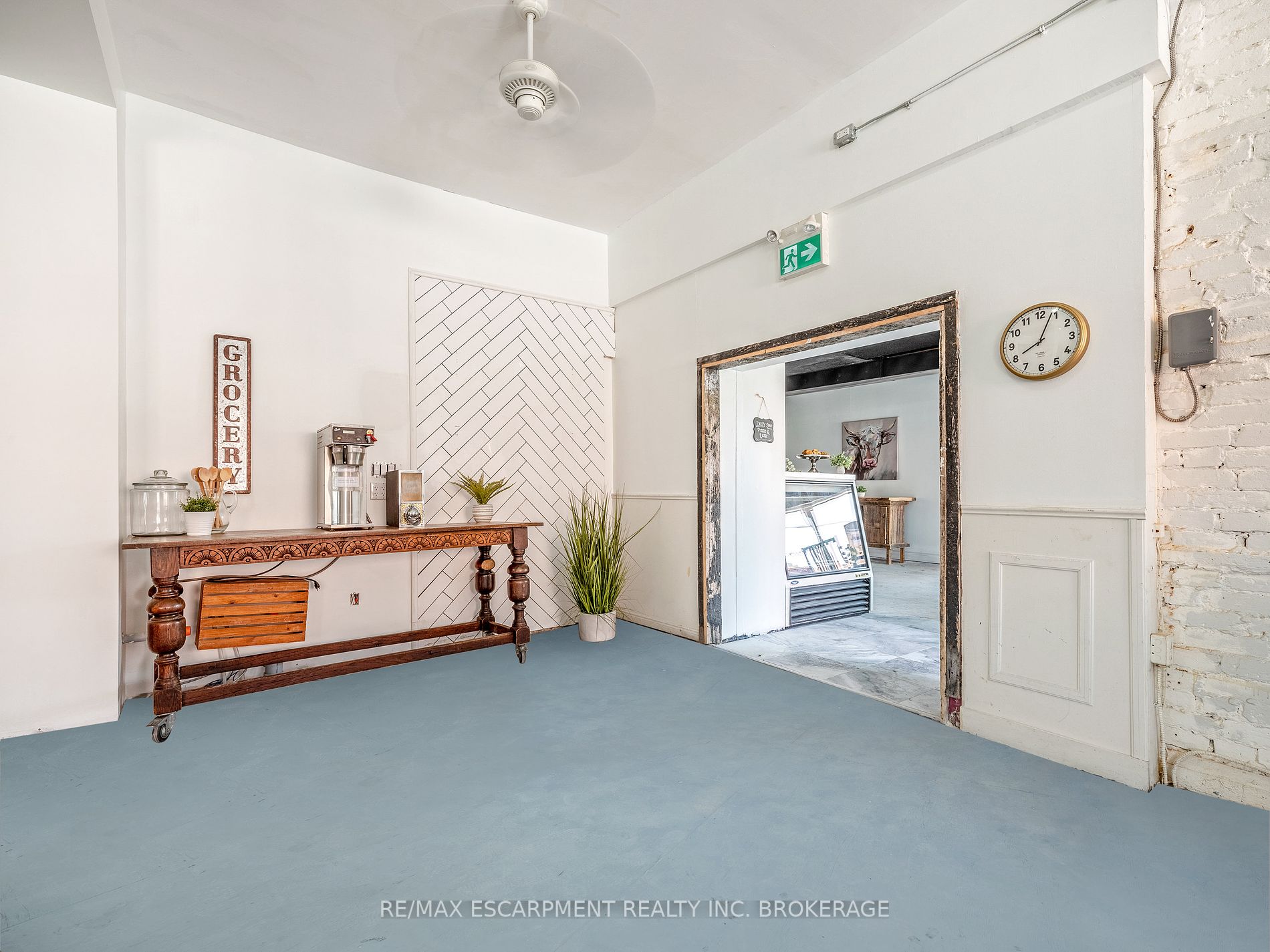 100 Trafalgar Rd