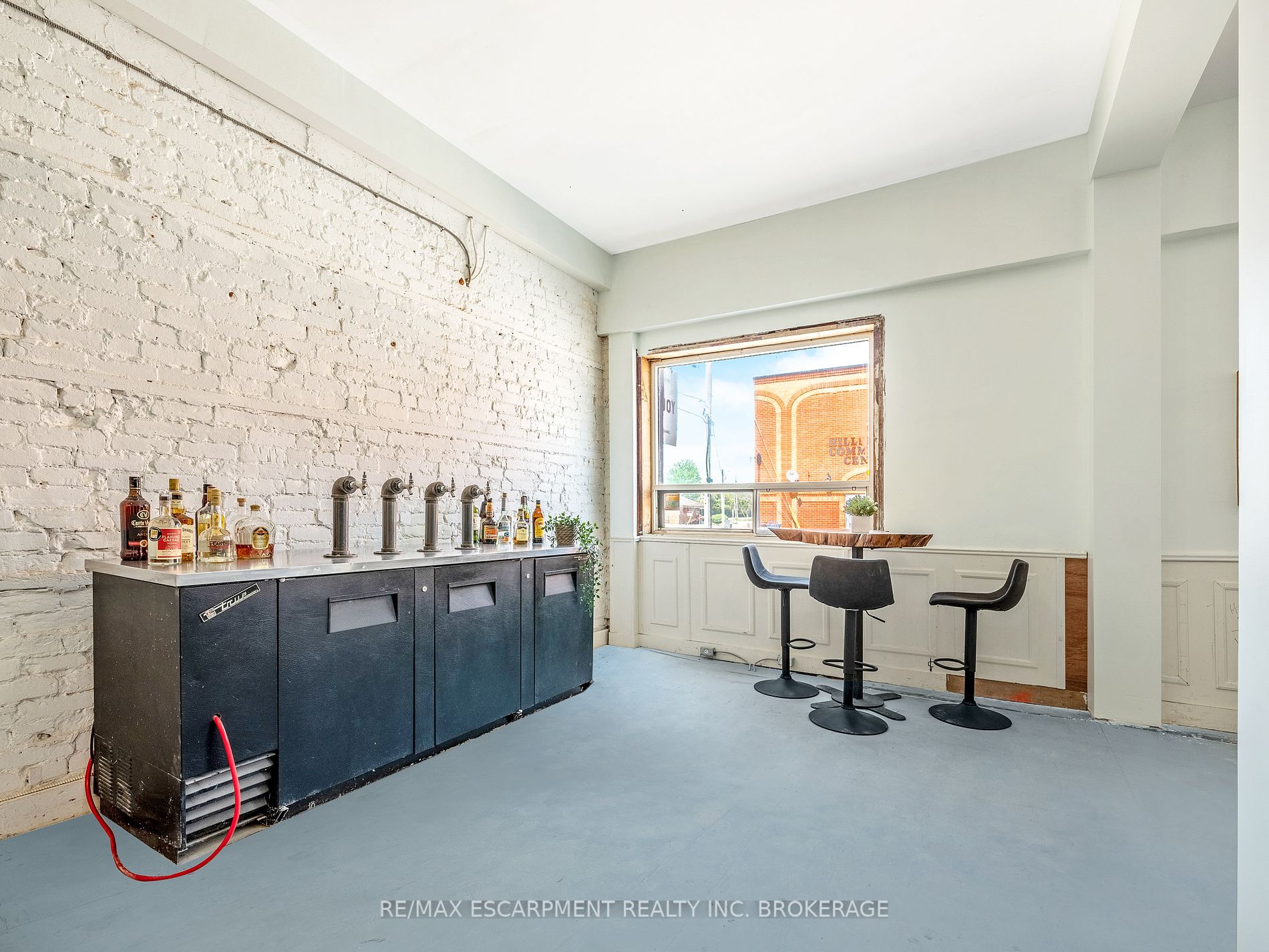 100 Trafalgar Rd