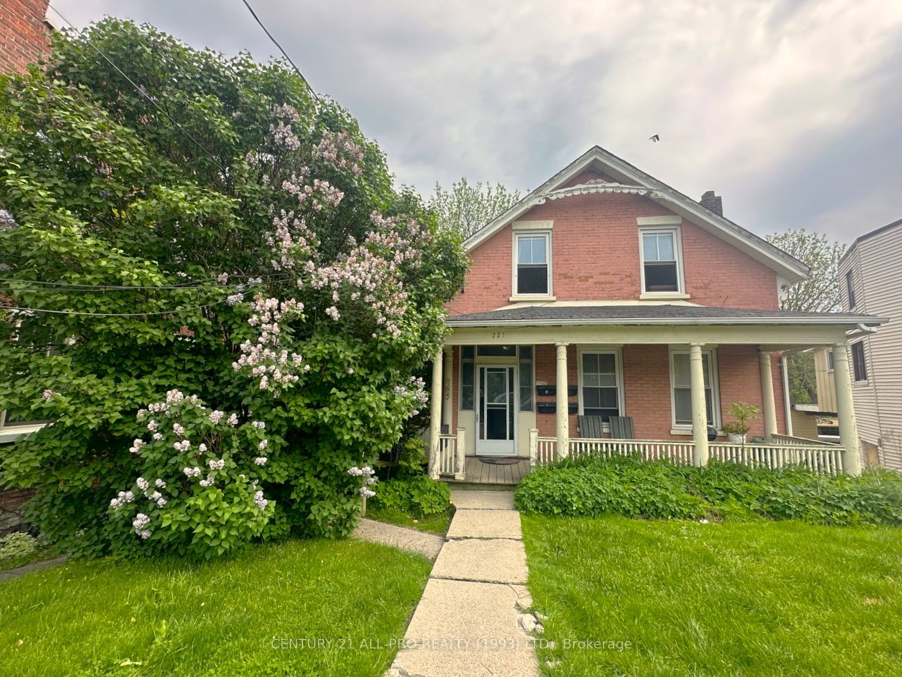 221 Walton Street