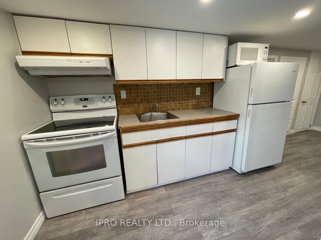 27 Berryman Ave