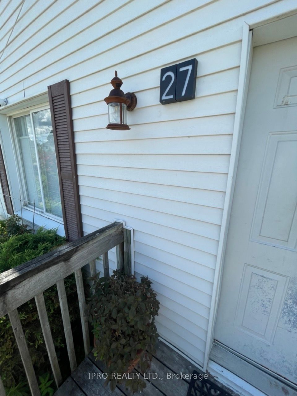 27 Berryman Ave