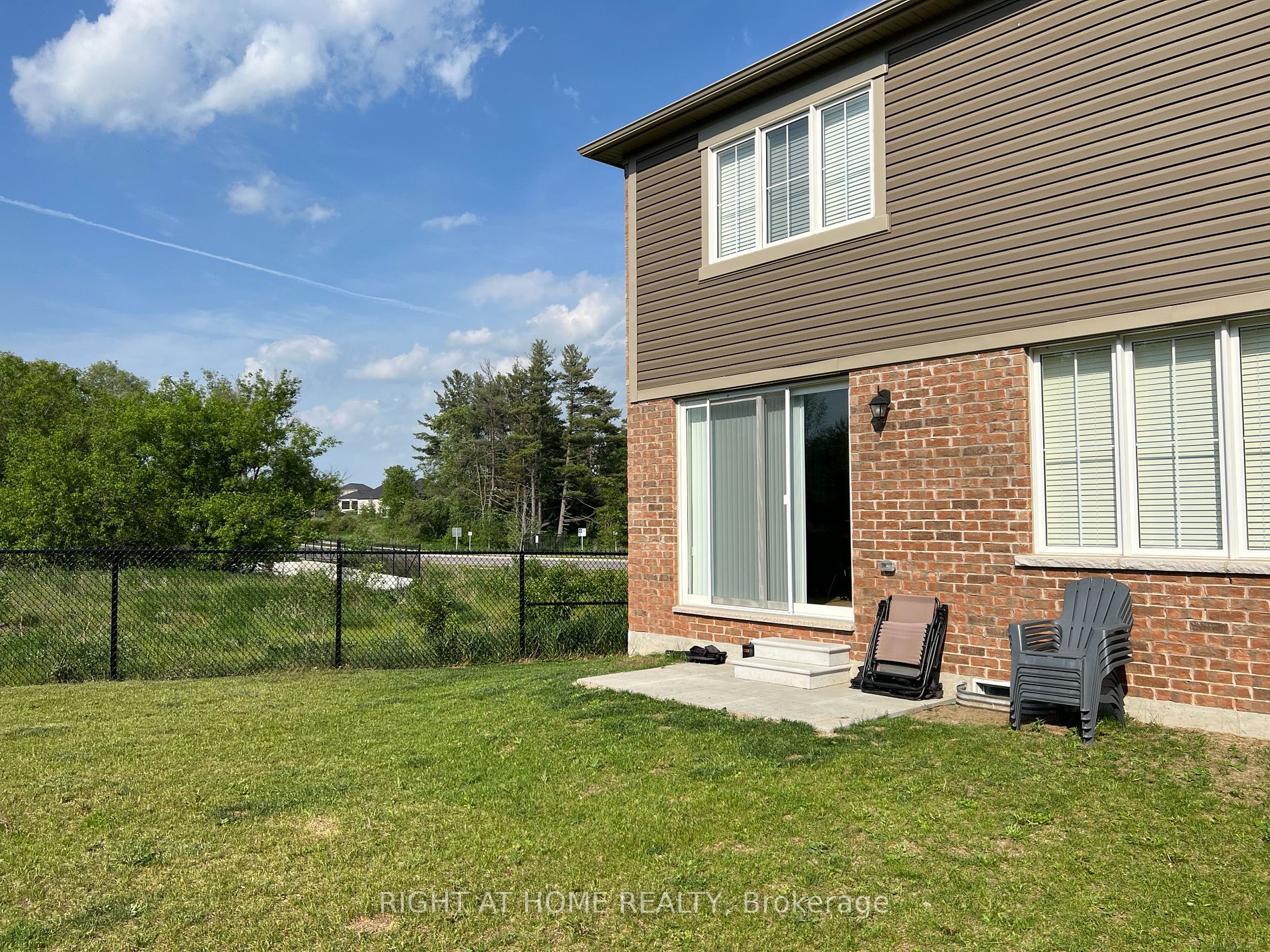 404 Equestrian Way