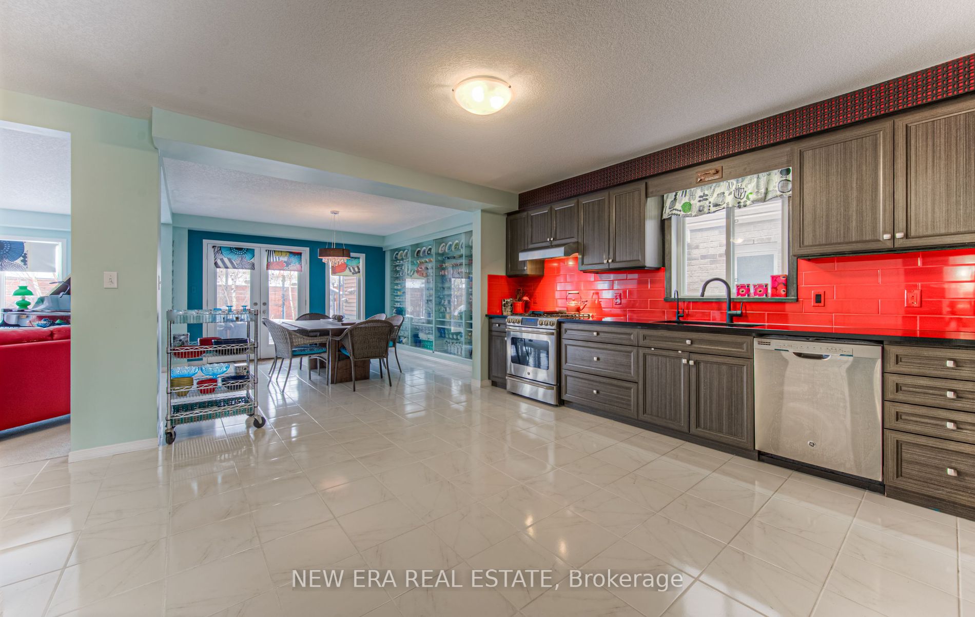 565 Sundew Drive