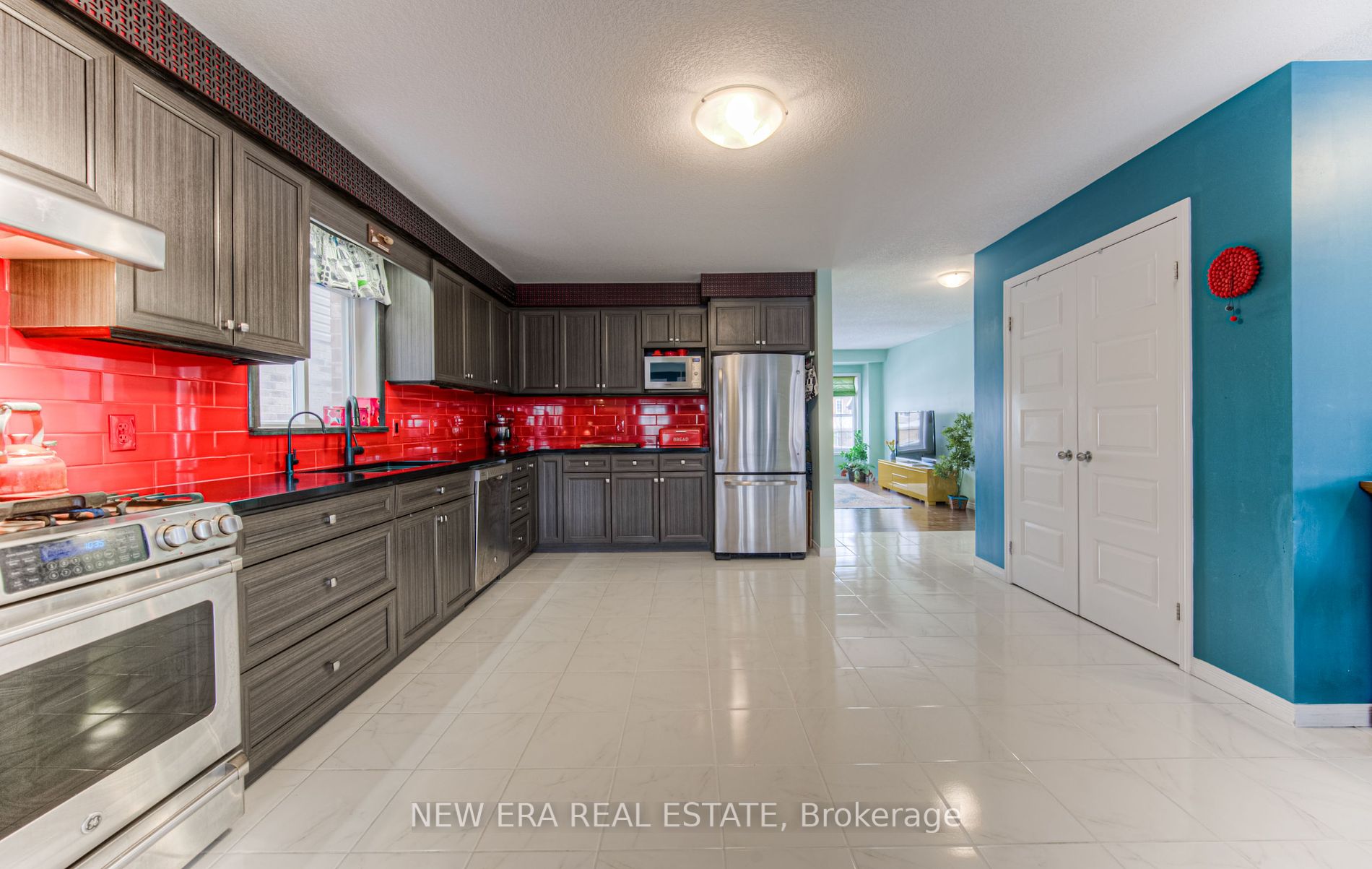 565 Sundew Drive