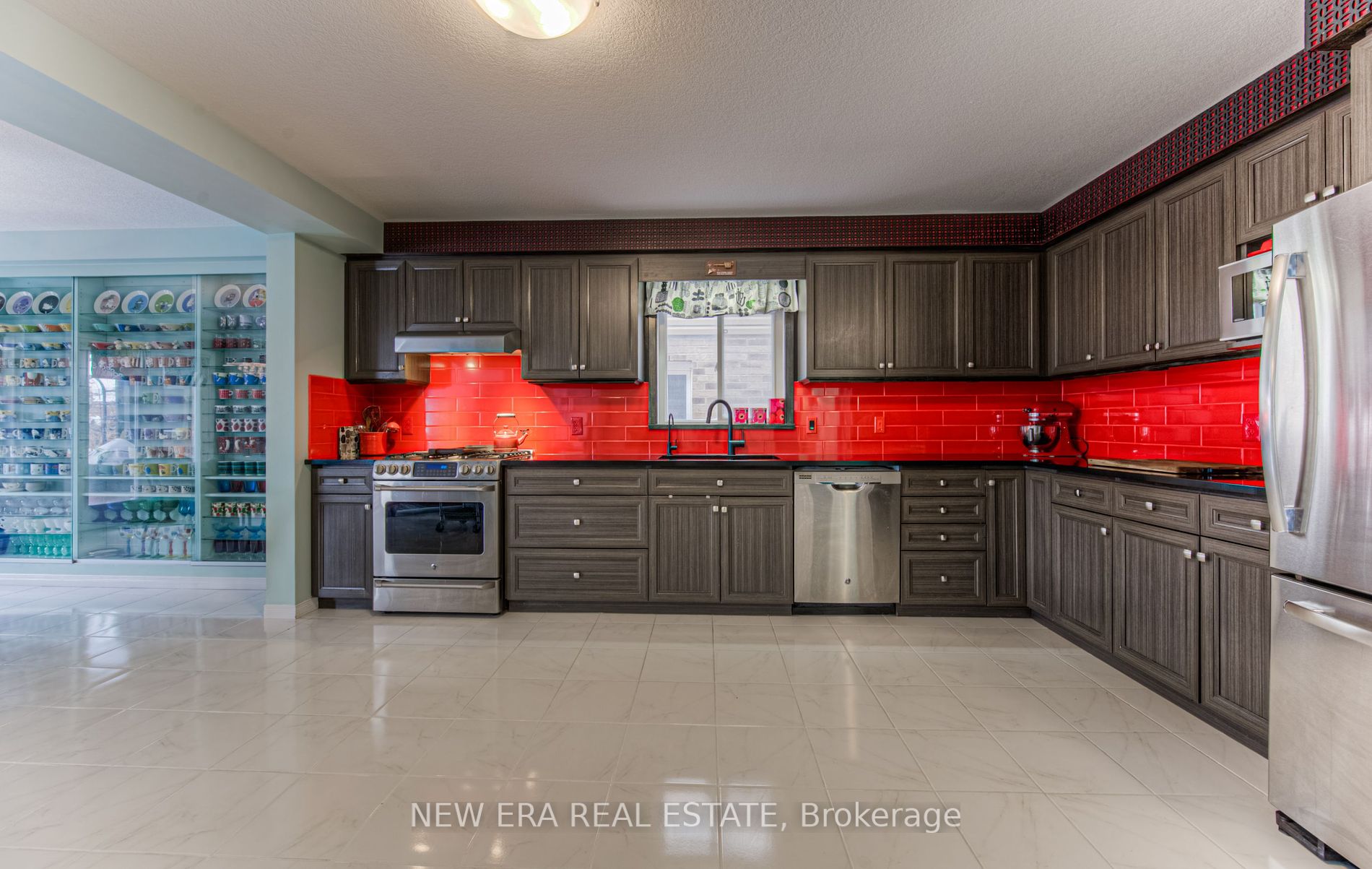 565 Sundew Drive