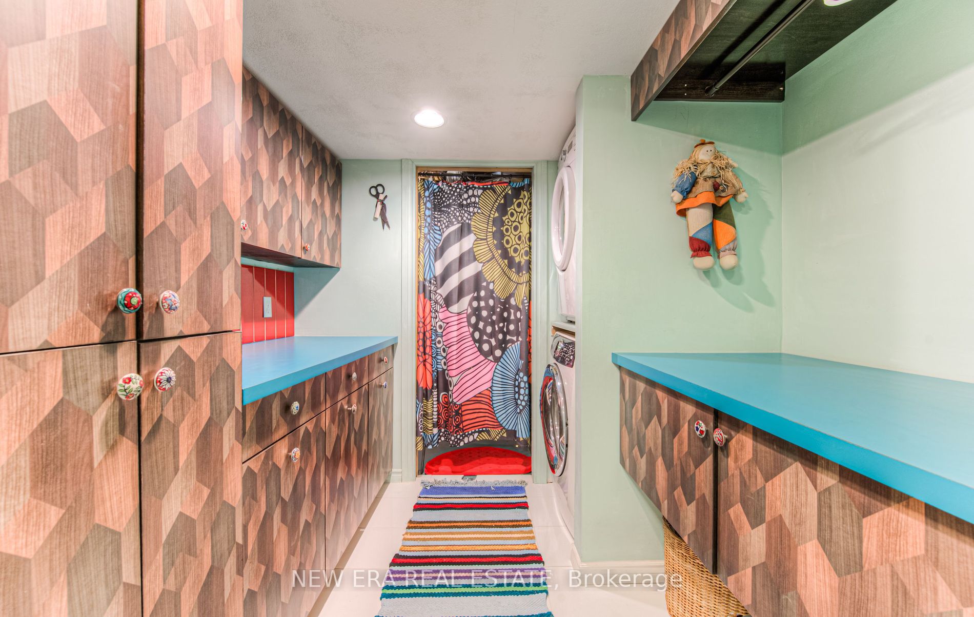 565 Sundew Drive