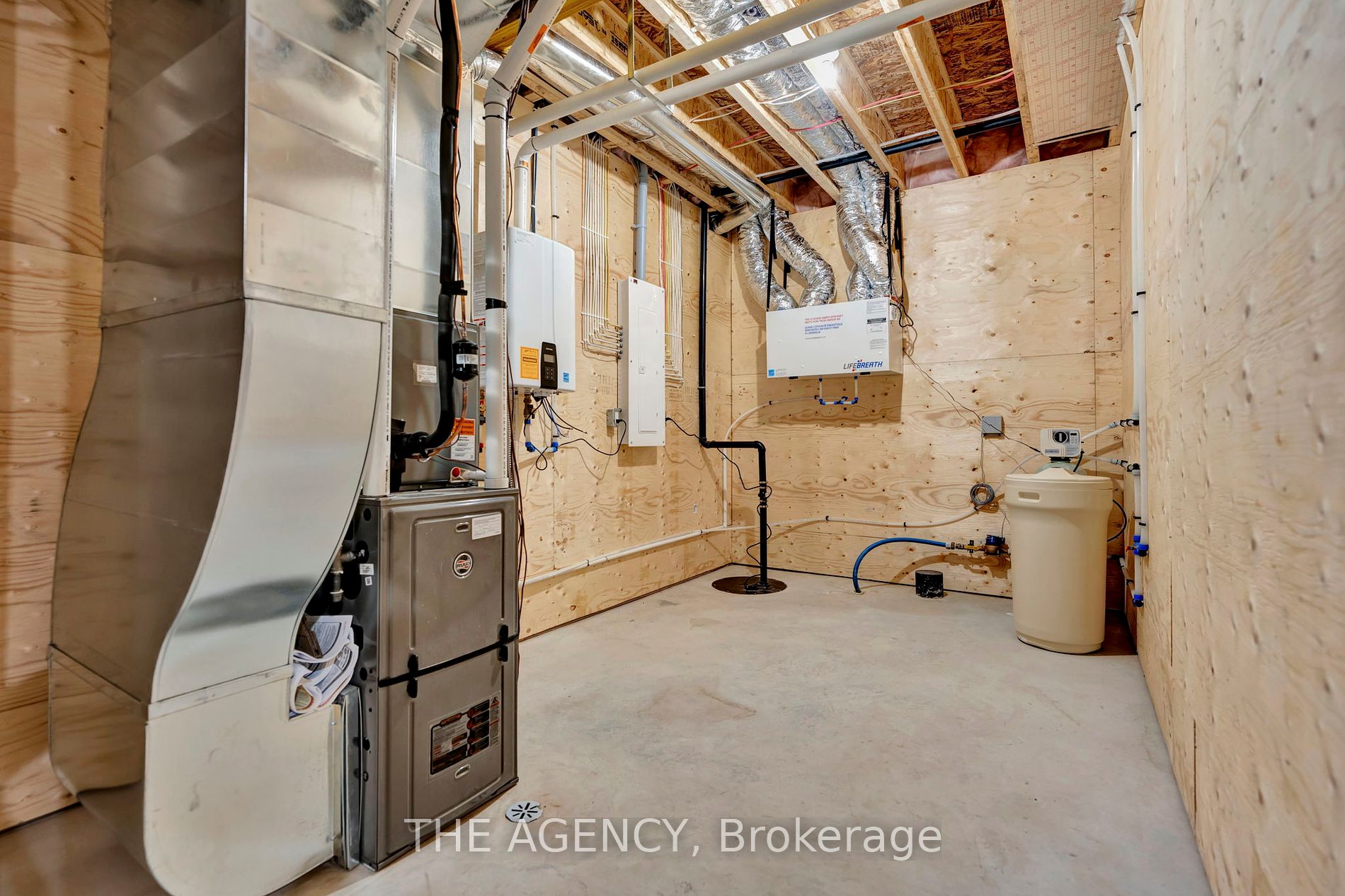 8 Tanager Drive
