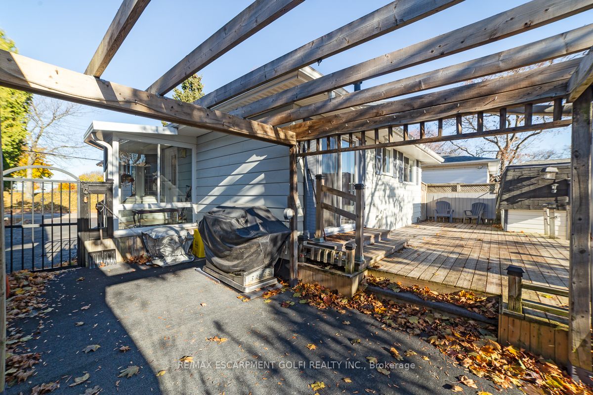 185 Bonaventure Dr