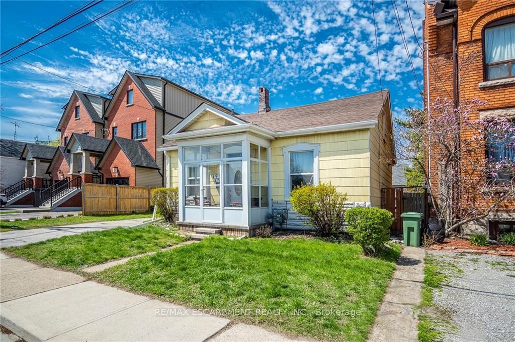 193 LOCKE Street N