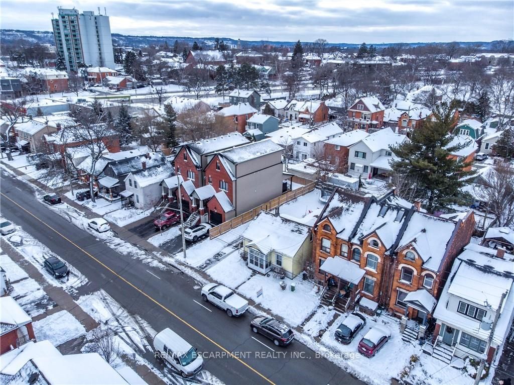 193 LOCKE Street N