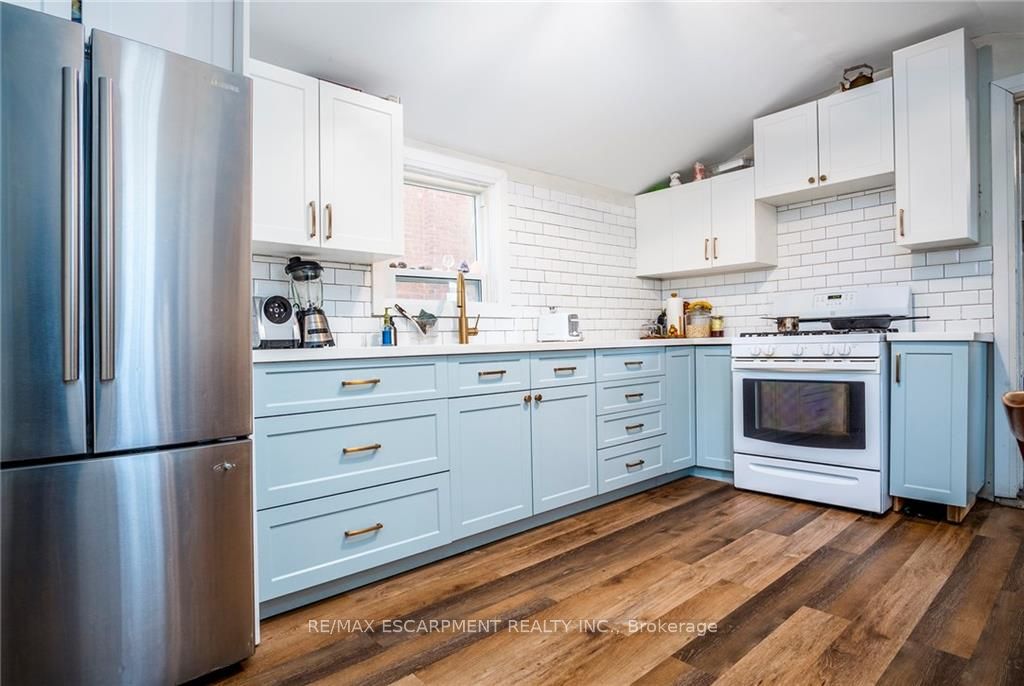 193 LOCKE Street N