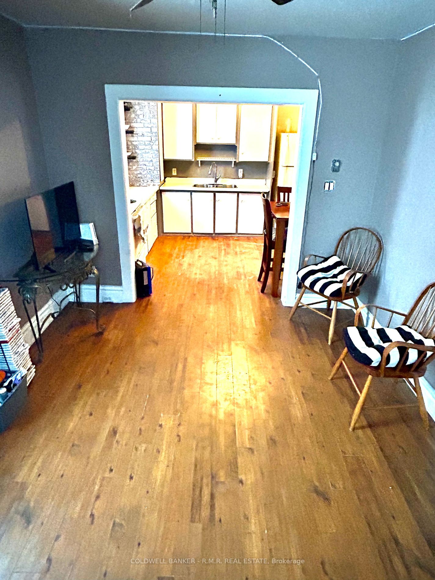 21 Elliot St