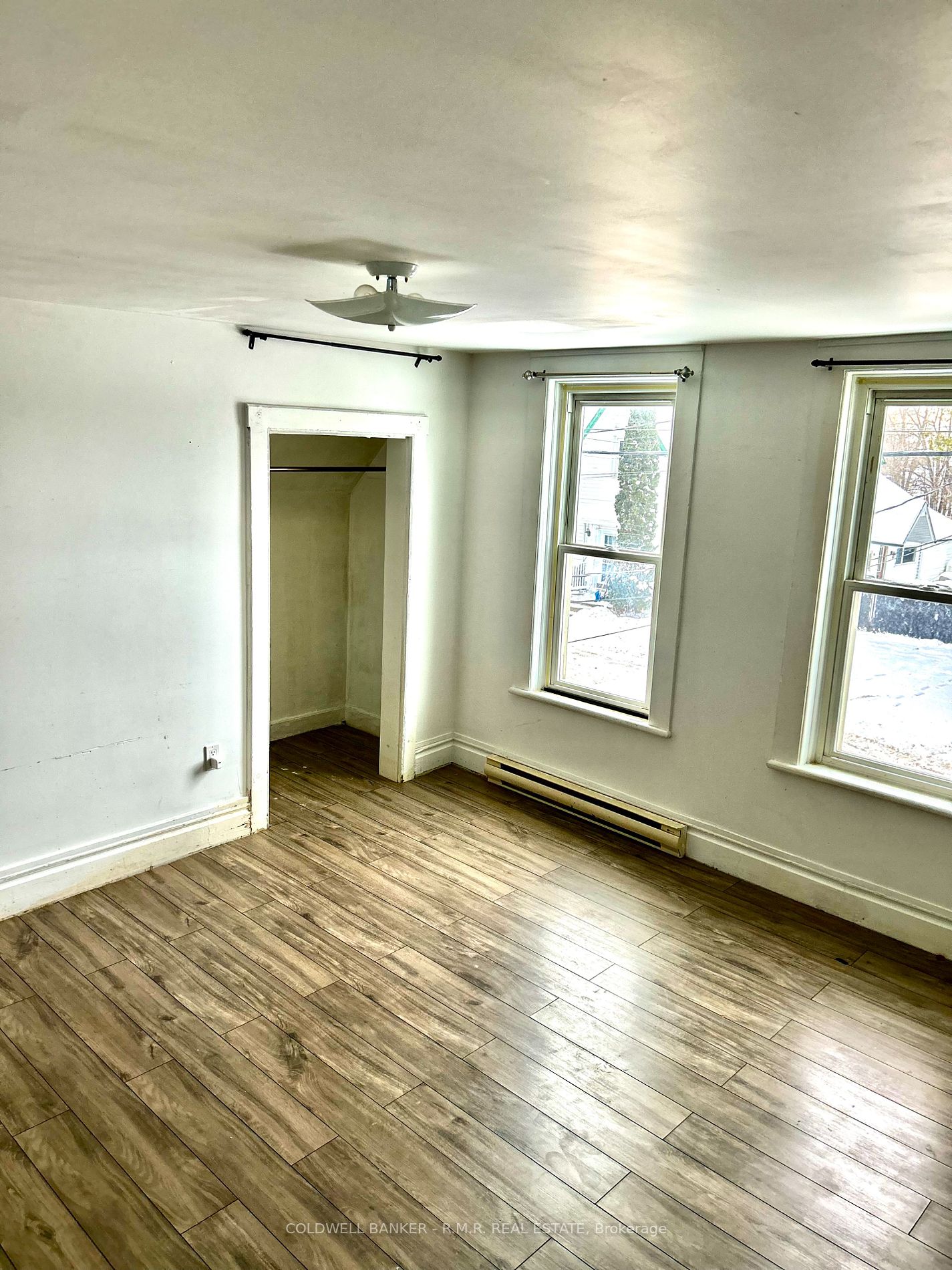 21 Elliot St
