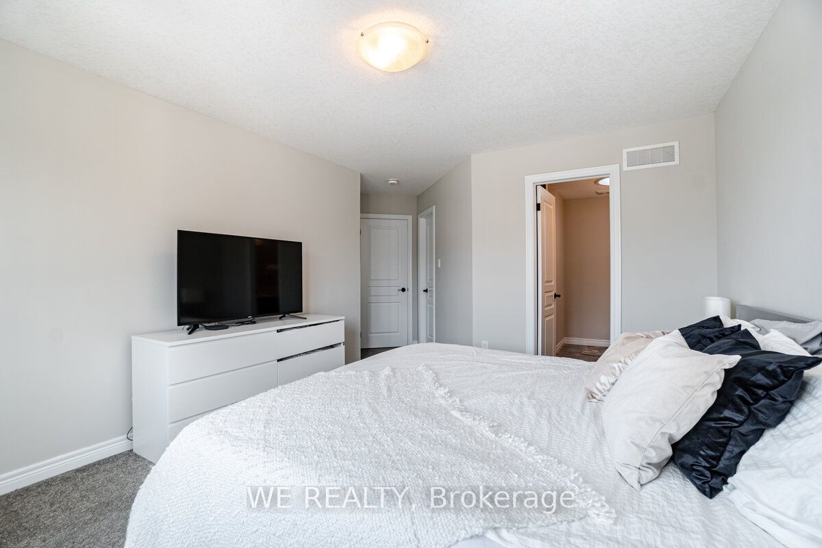24 Lawson Street, #28