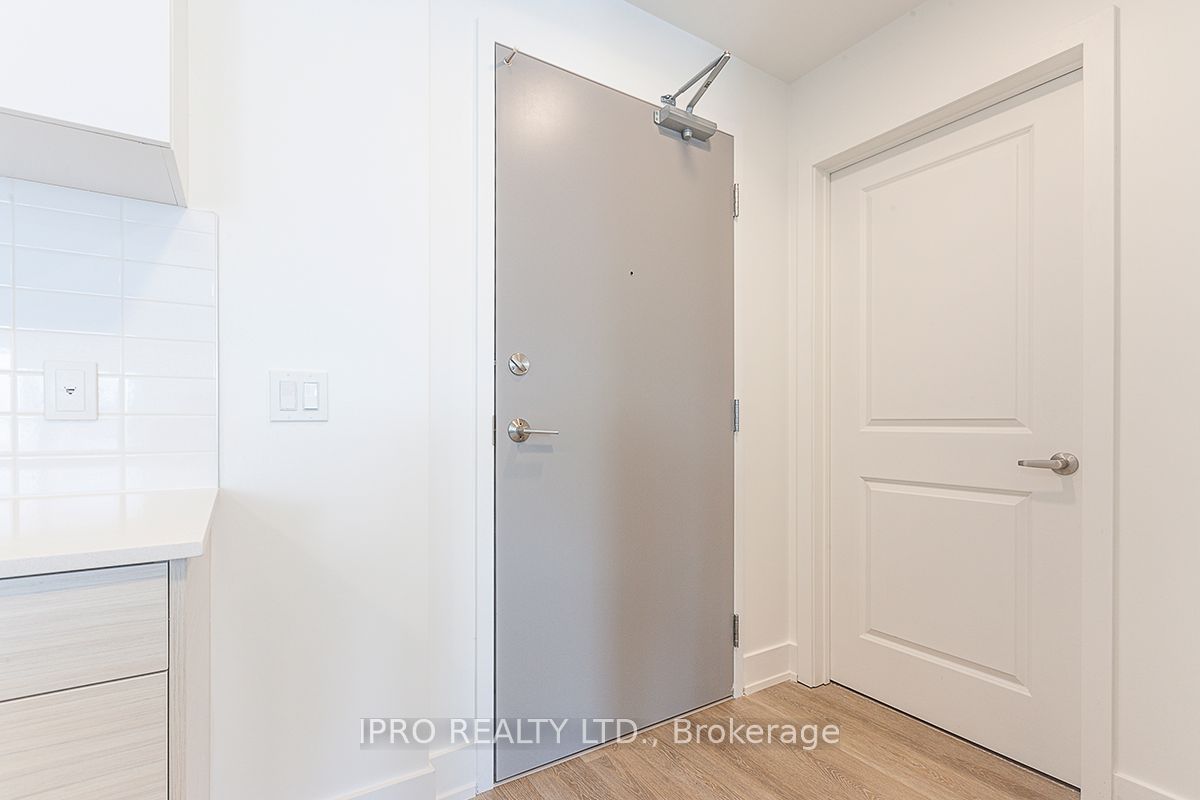 19B West Street N #303