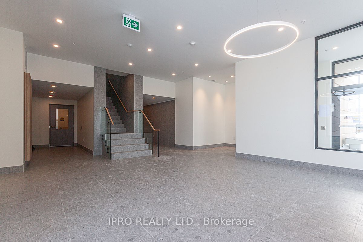 19B West Street N #303