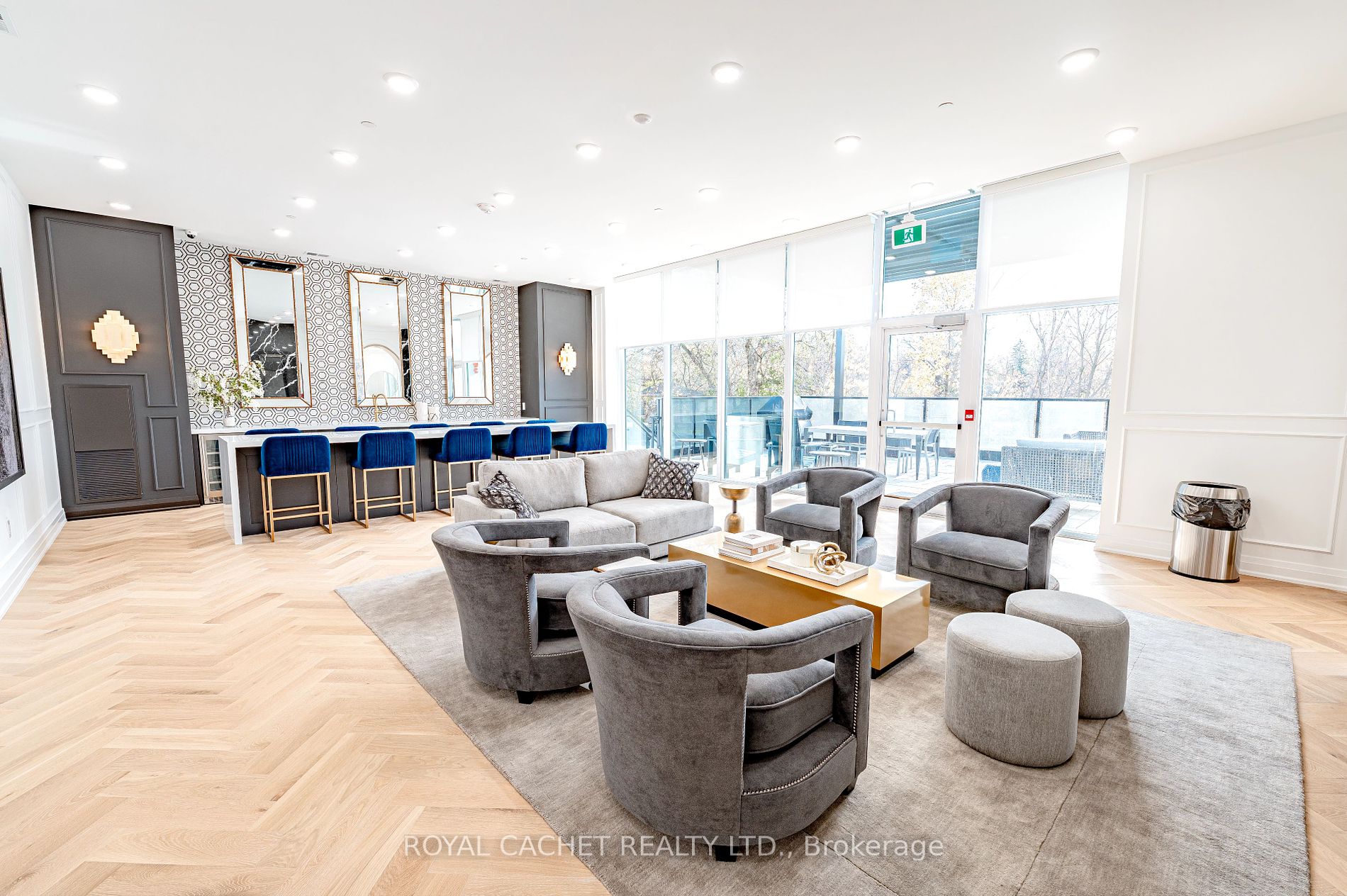 71 Wyndham Street S, #302