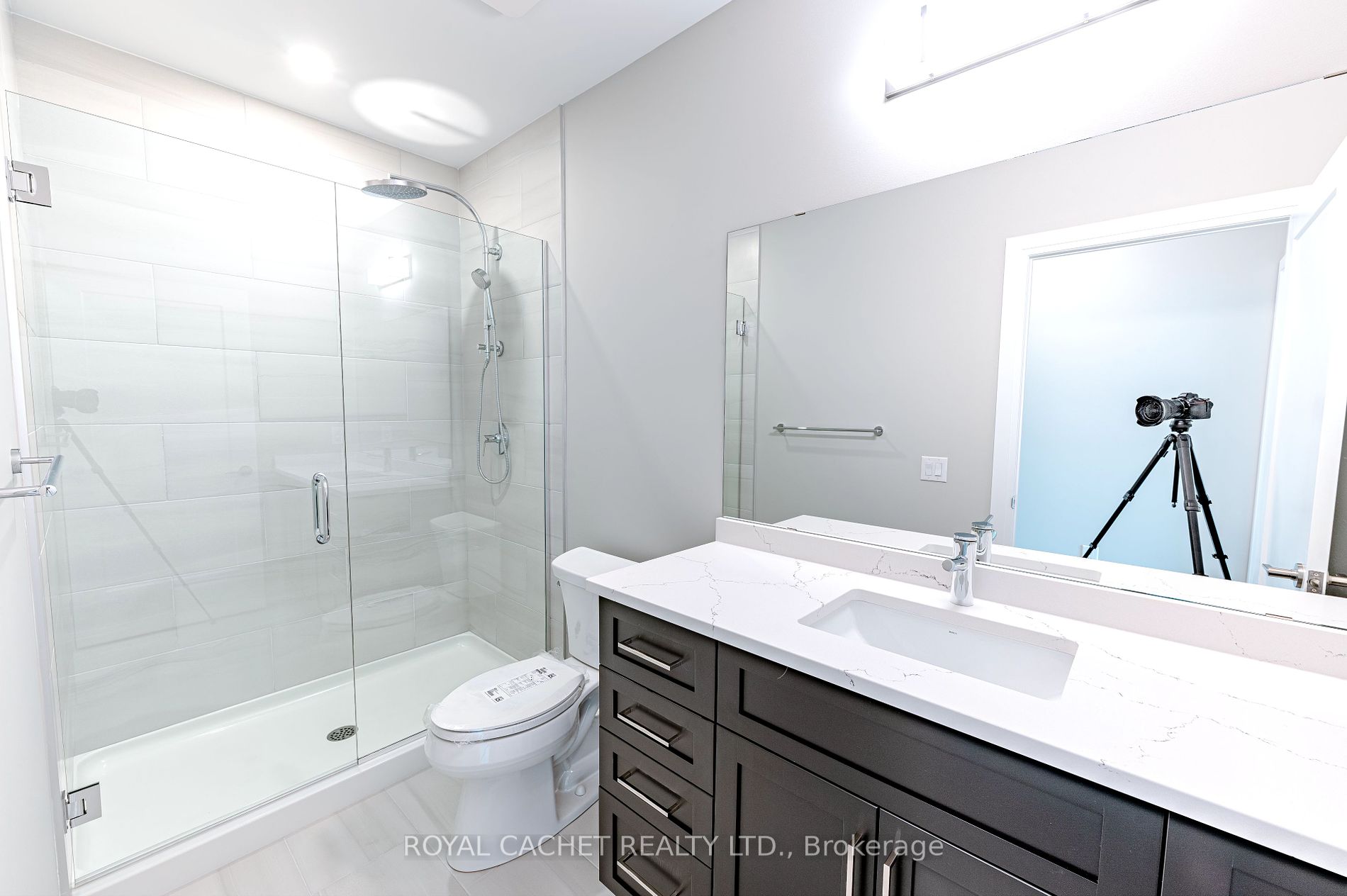 71 Wyndham Street S, #302