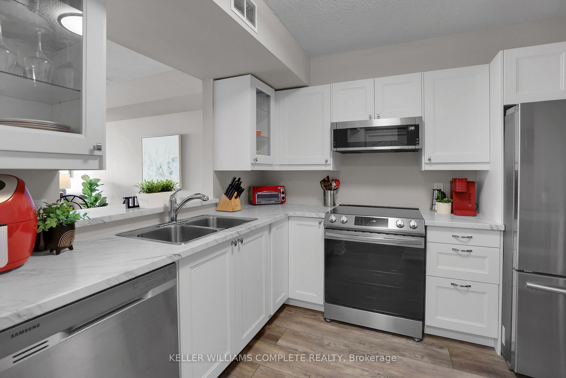 8111 Forest Glen Dr, #416