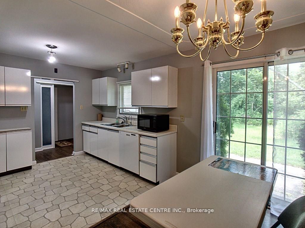 196 Rifle Range Rd