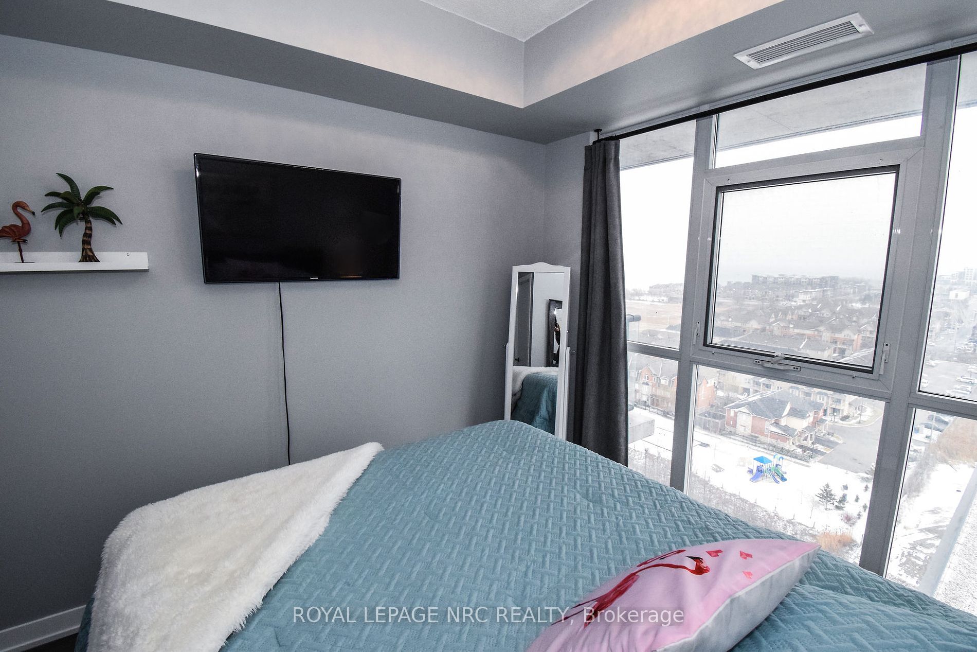 550 North Service Road #1307