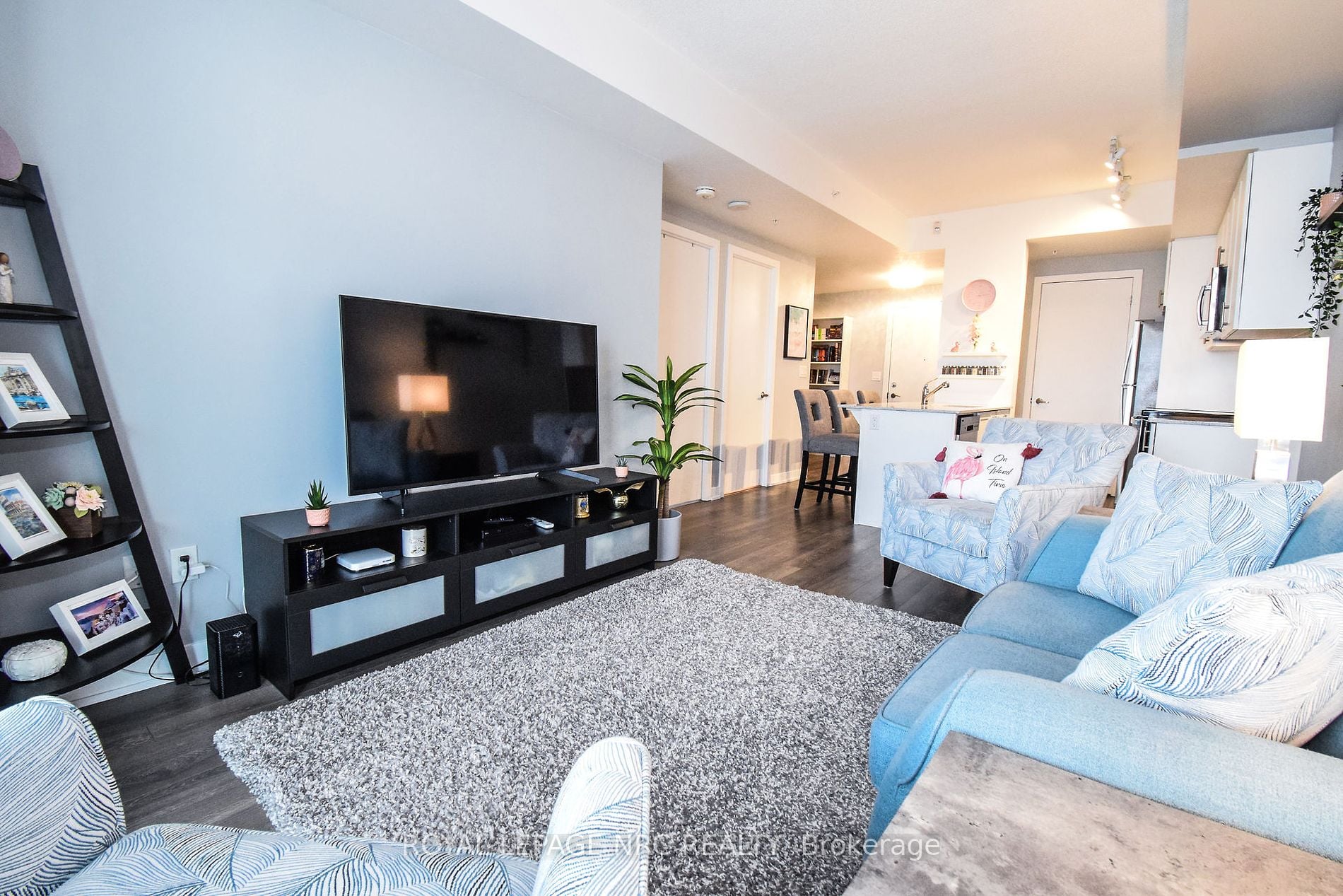 550 North Service Road #1307