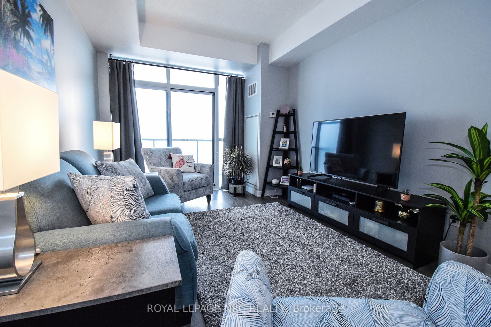 550 North Service Road #1307