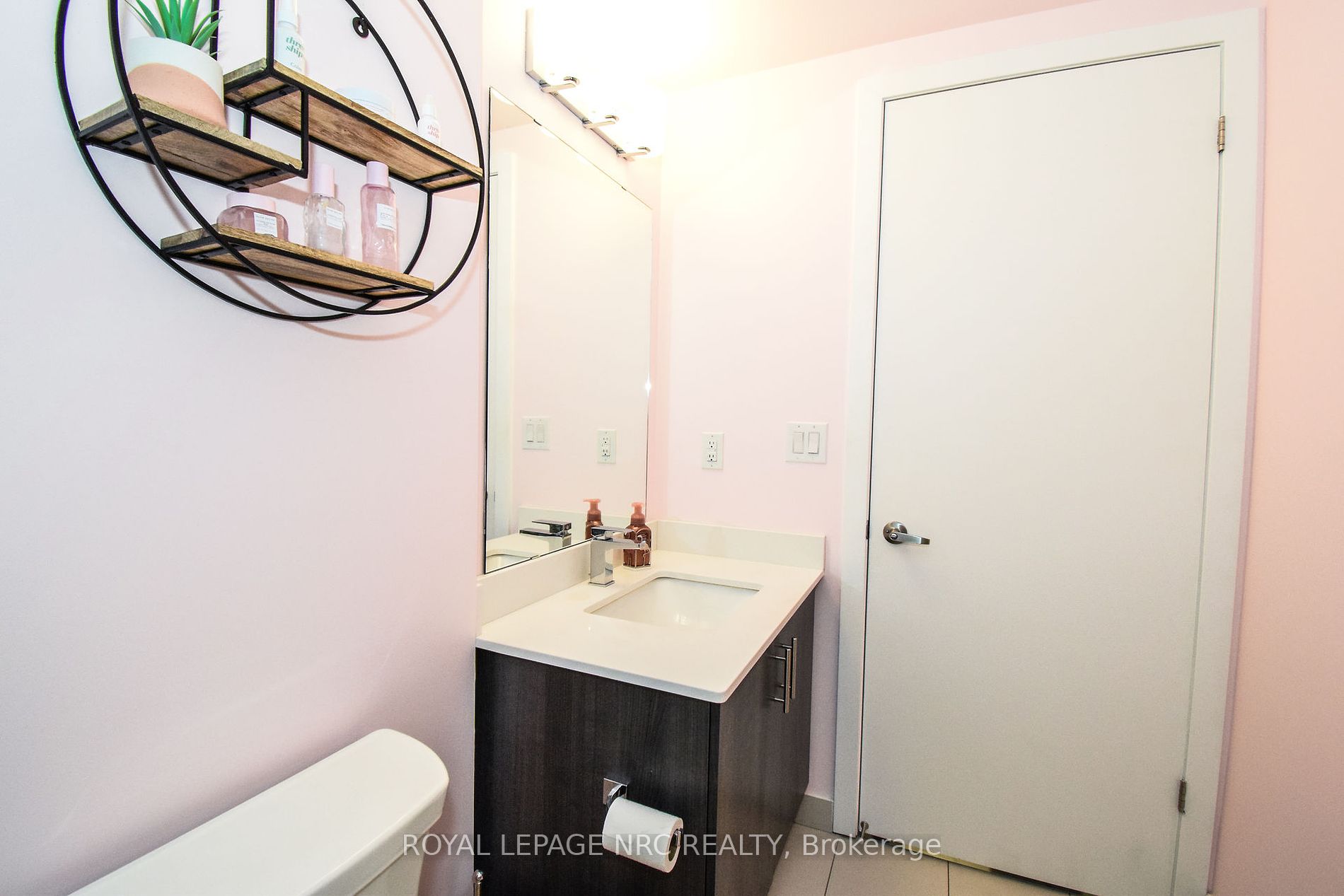 550 North Service Road #1307