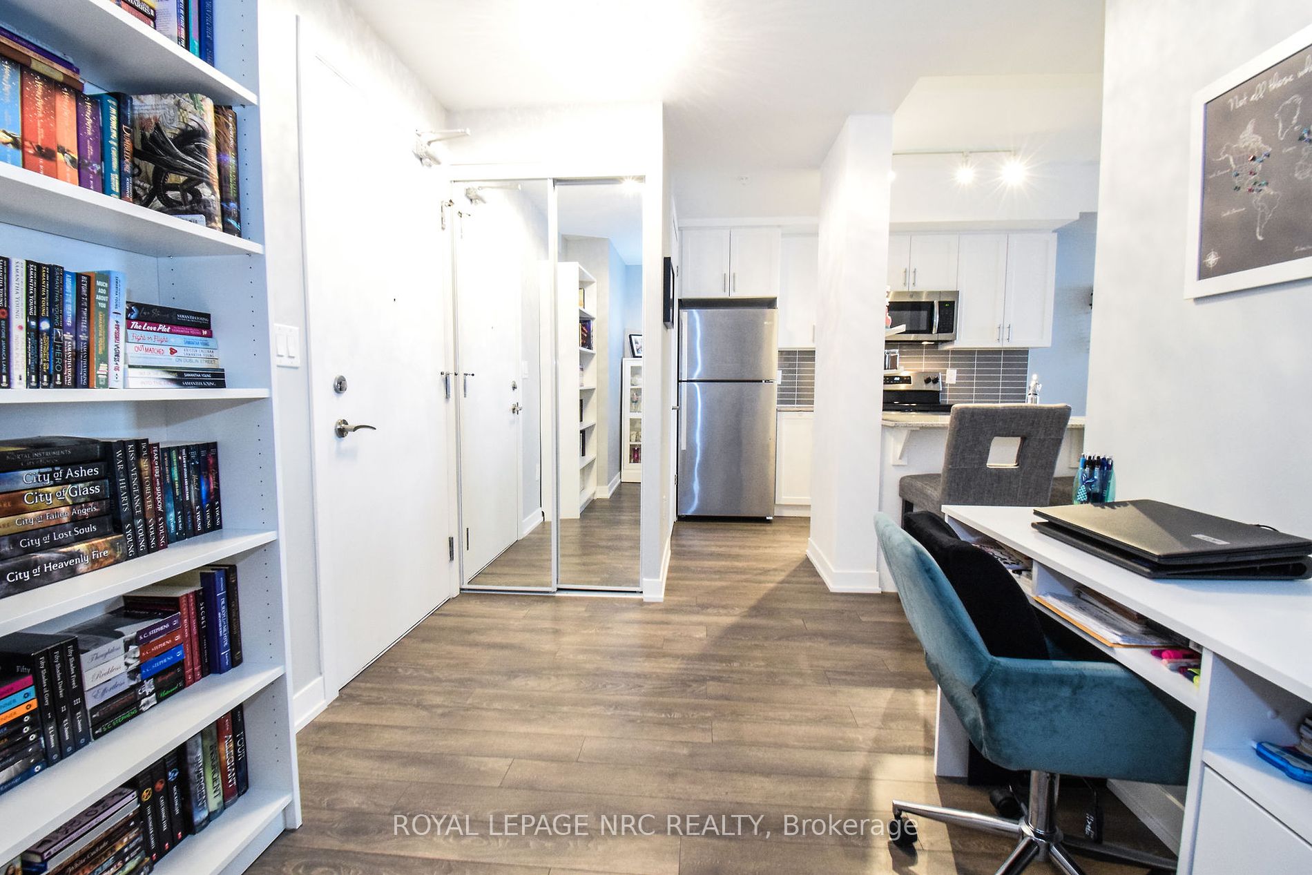 550 North Service Road #1307