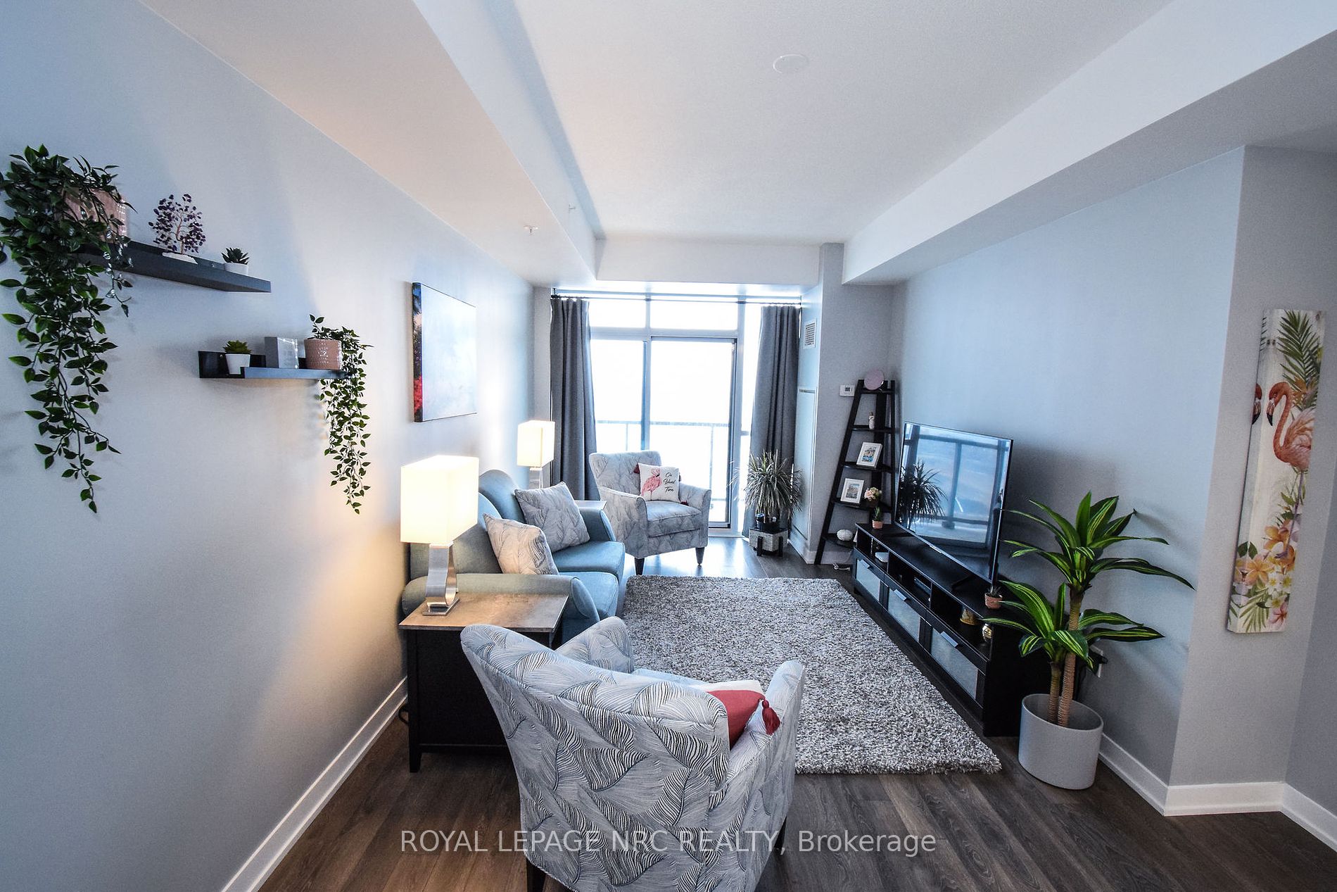 550 North Service Road #1307