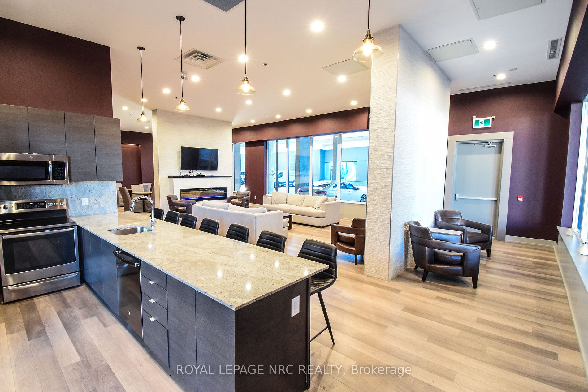 550 North Service Road #1307