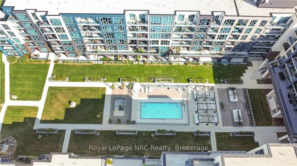16 Concord Pl, #429