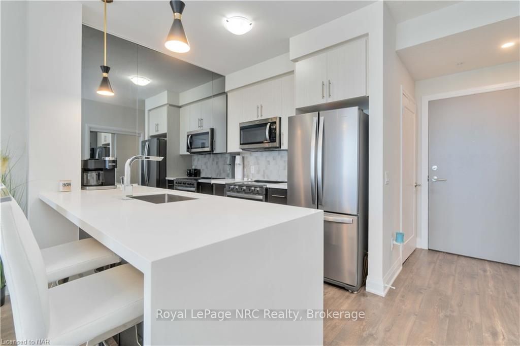 16 Concord Pl, #429