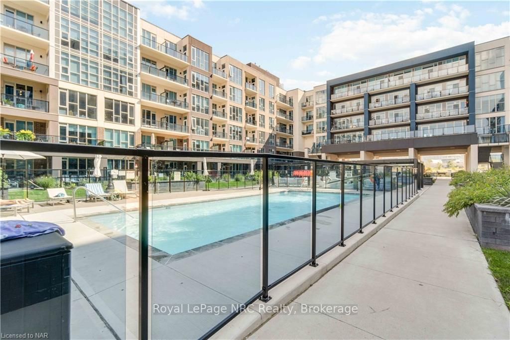 16 Concord Pl, #429