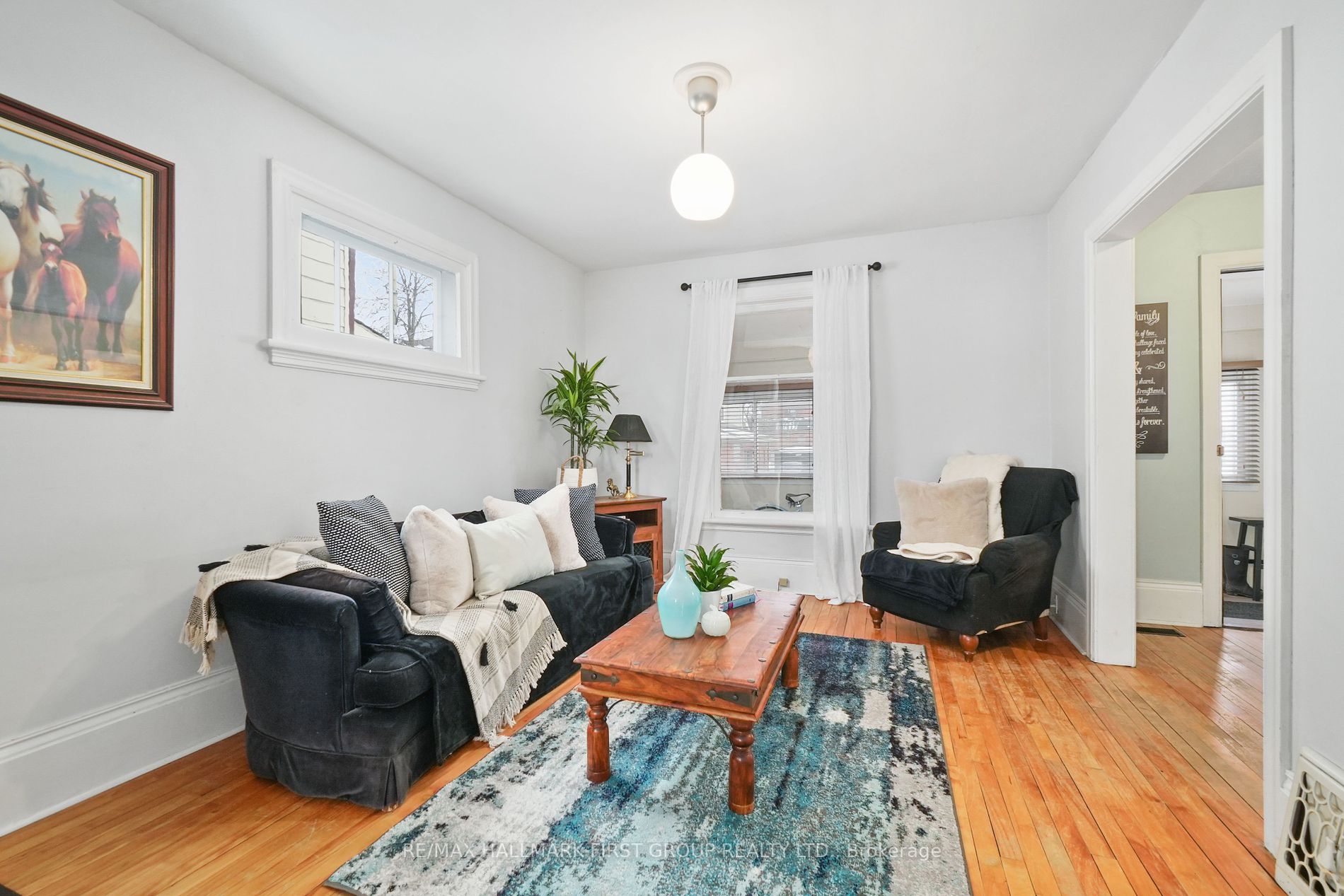 14 James St E