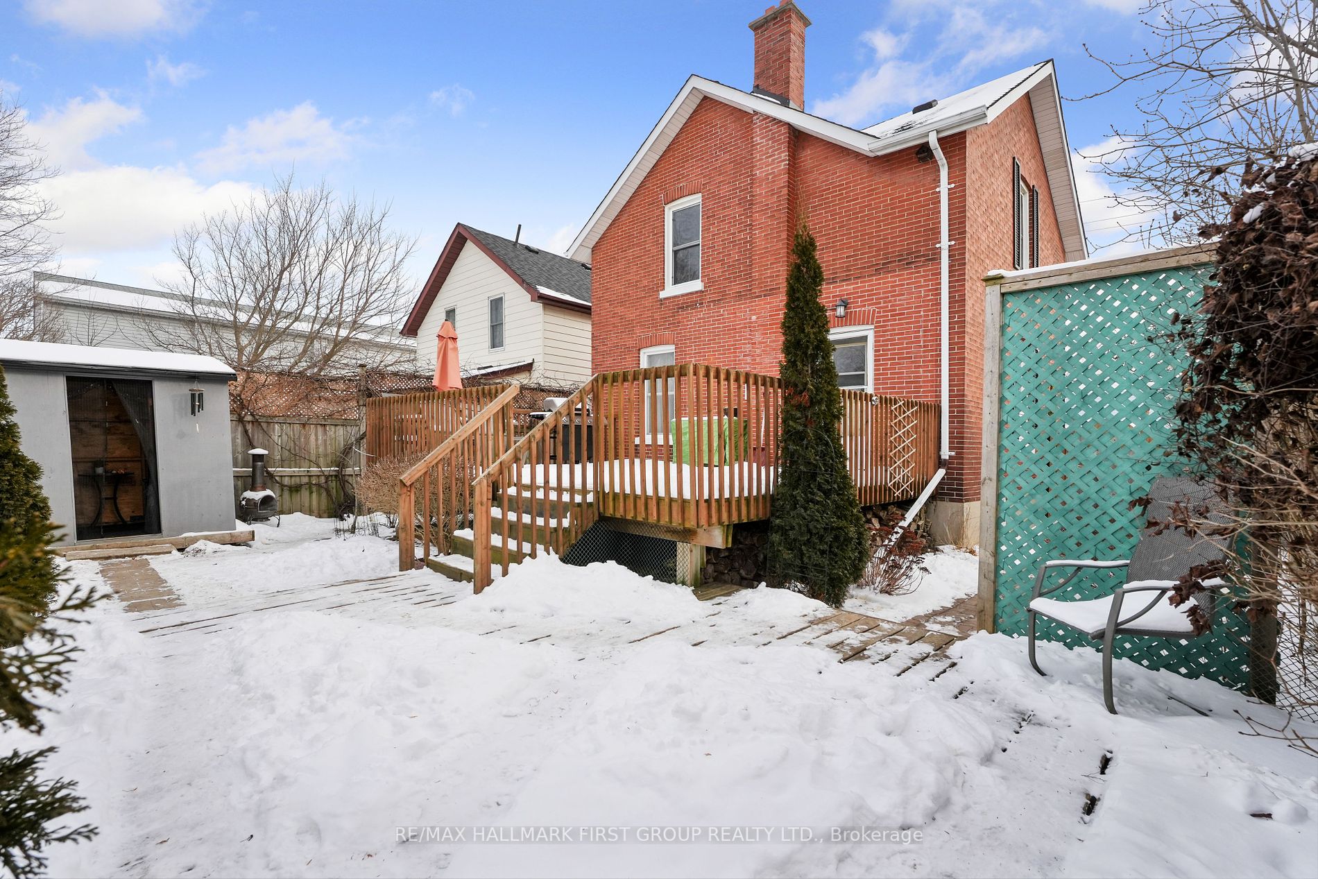 14 James St E