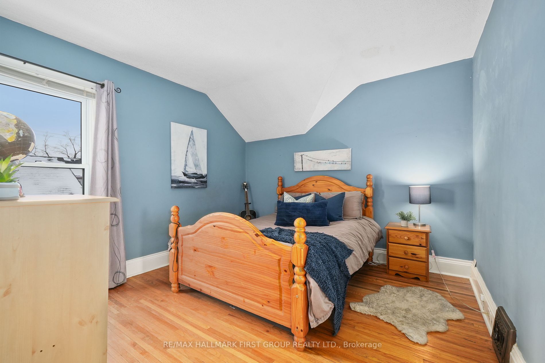 14 James St E