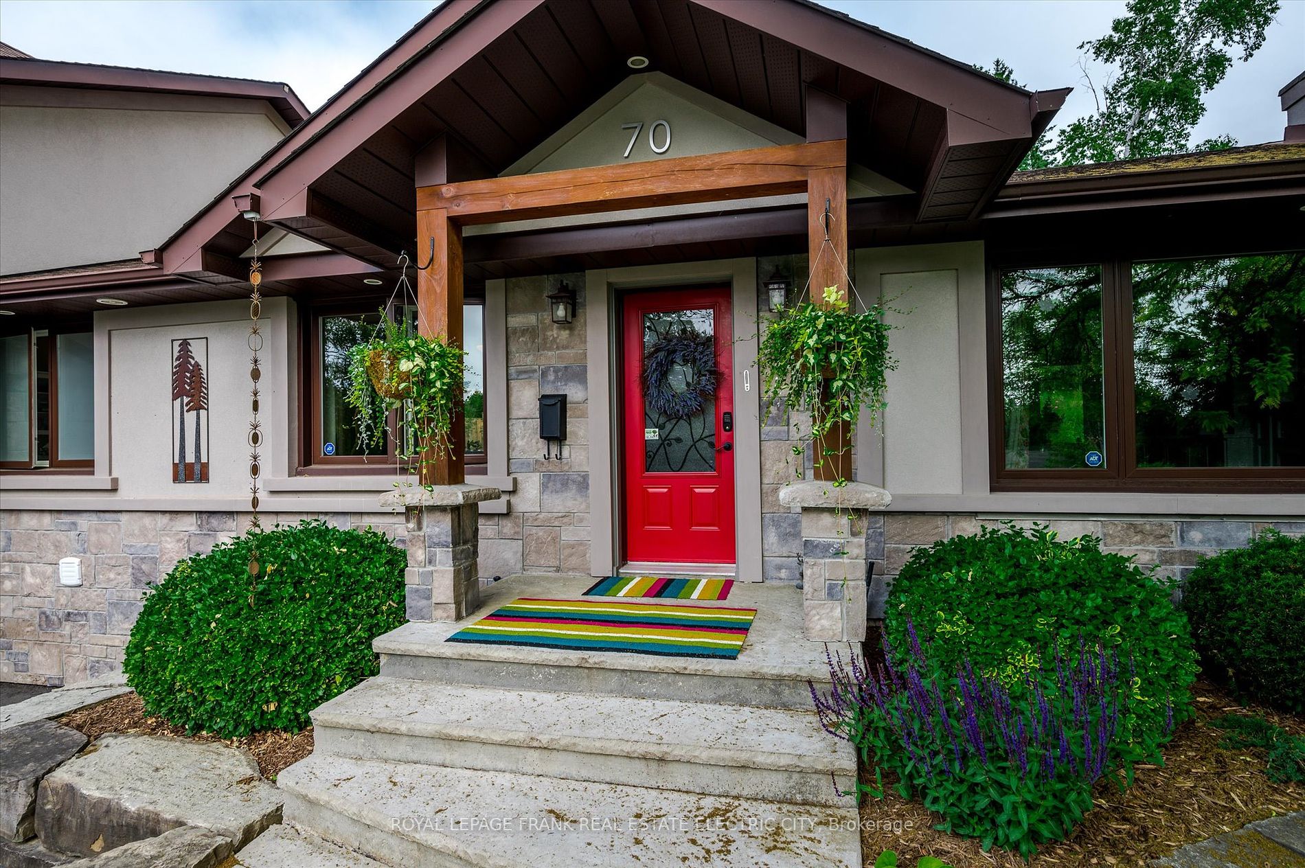 70 Moorecraig Road