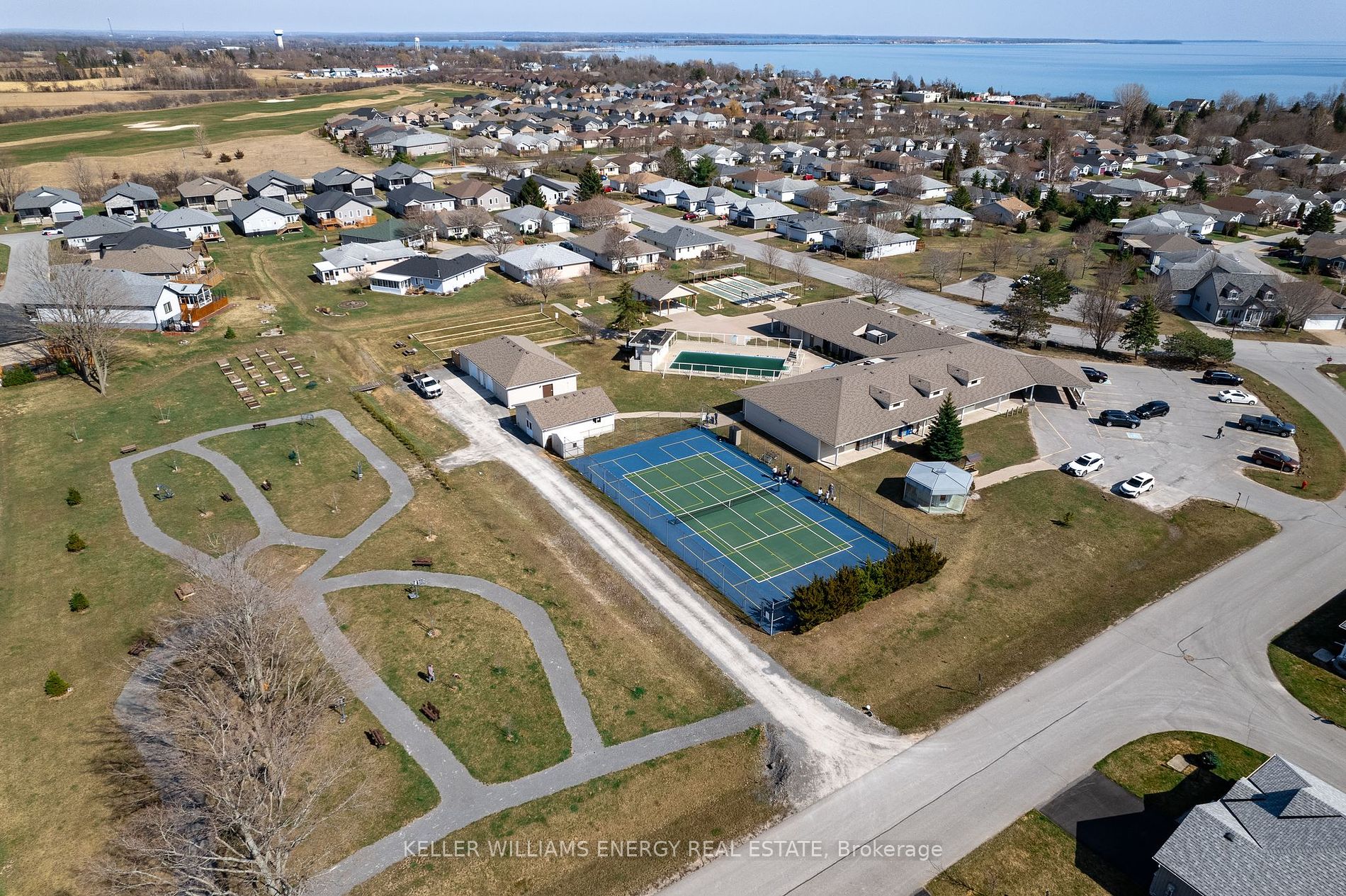 2 Cretney Dr