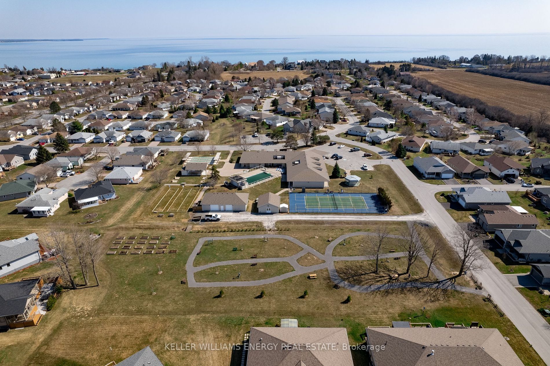 2 Cretney Dr