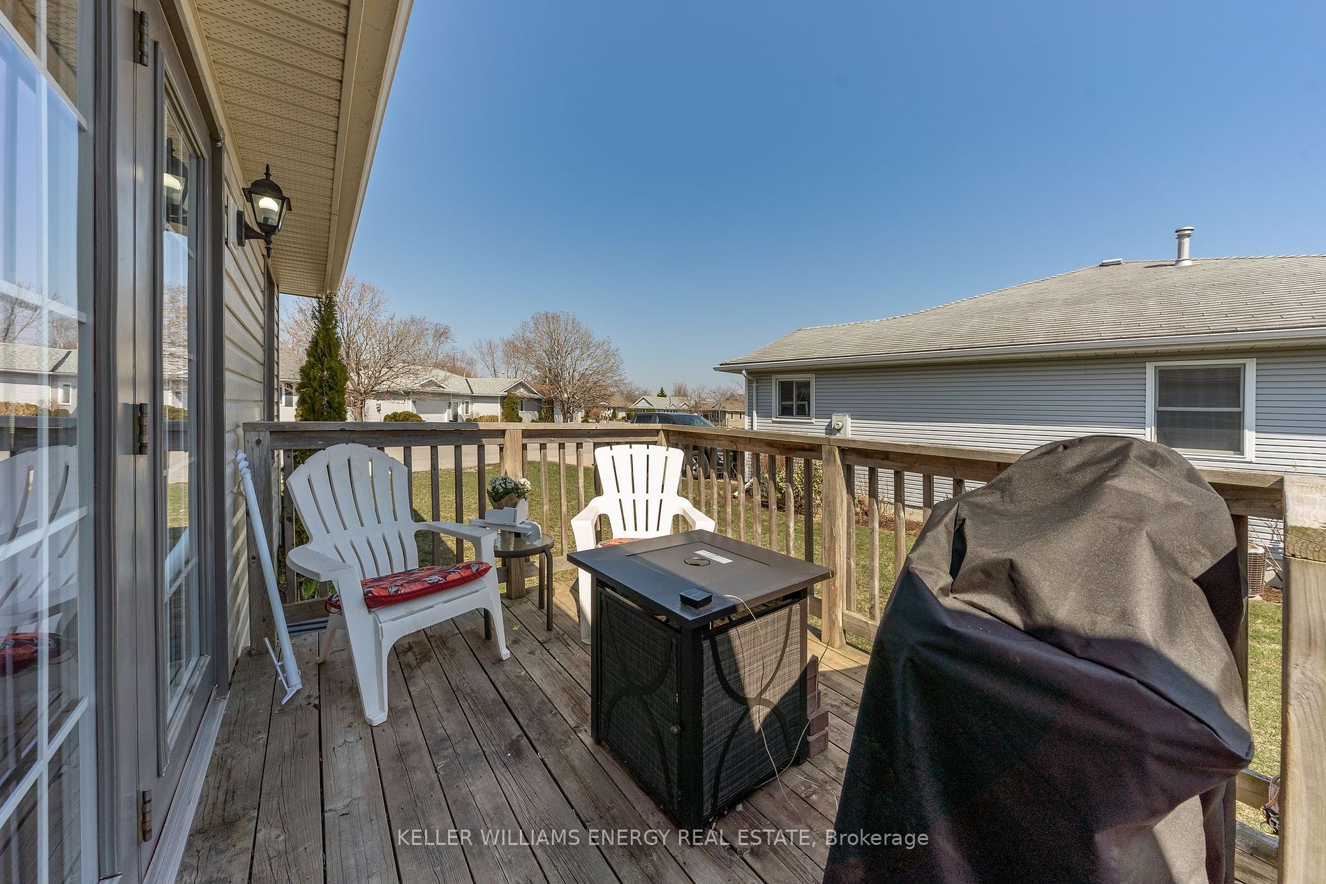 2 Cretney Dr