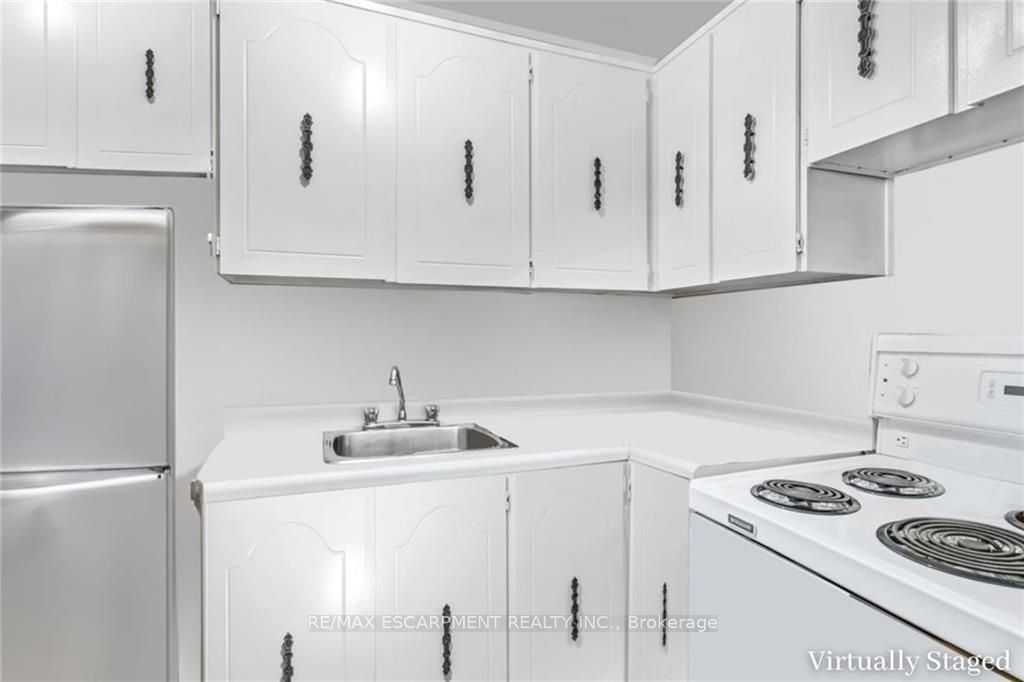 150 Charlton Avenue E #1201