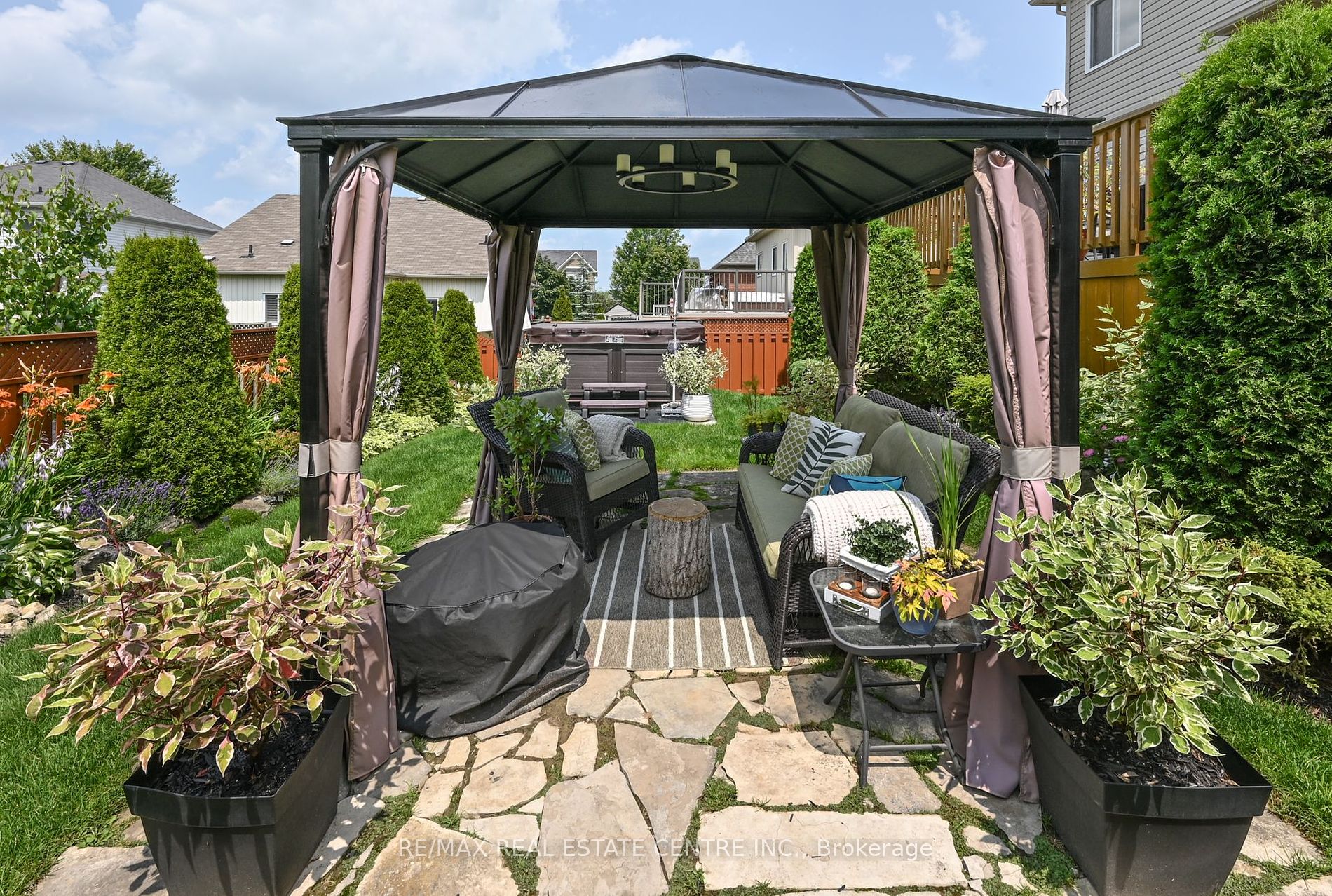 765 Greenwood Crescent