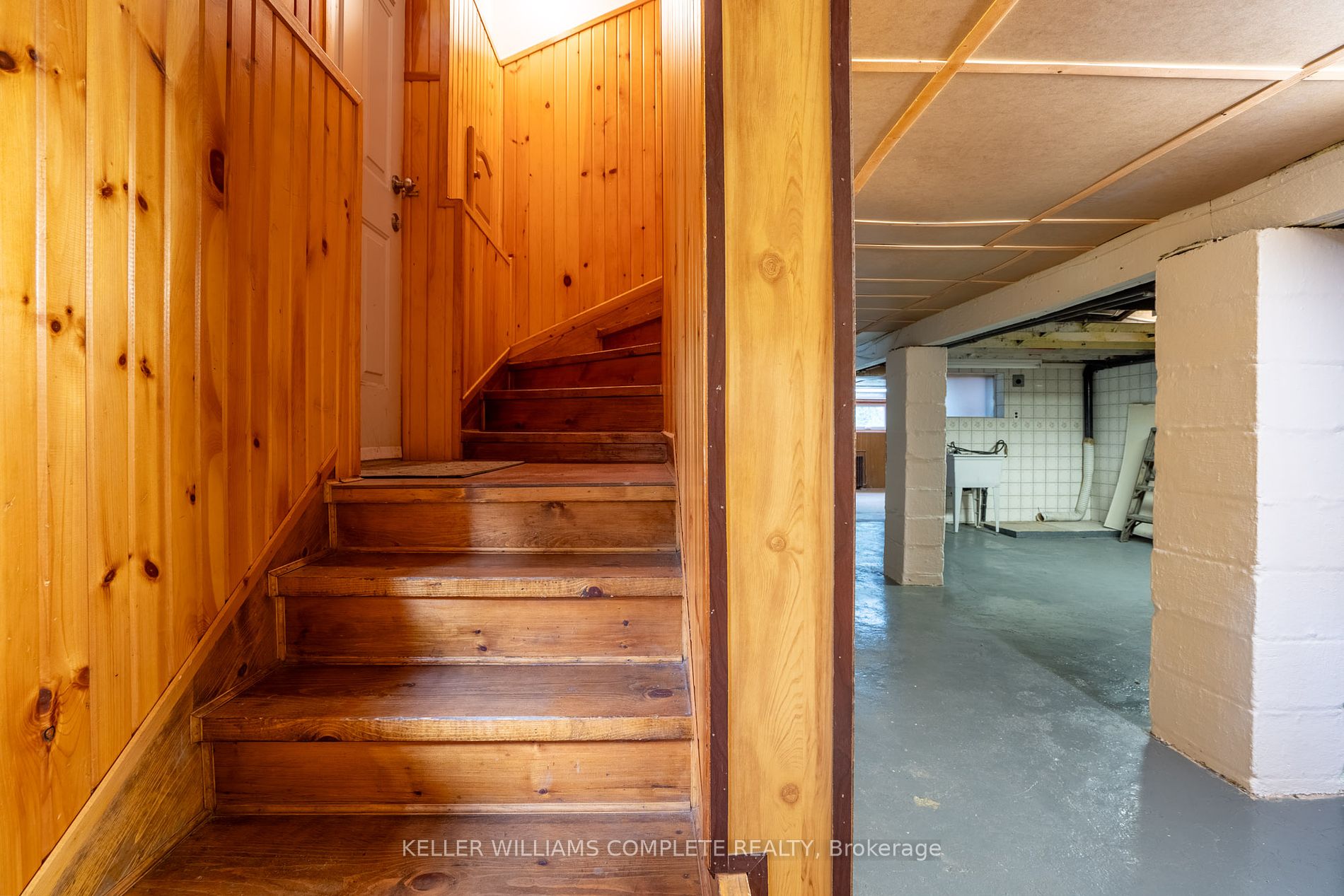 239 Sherman Ave S