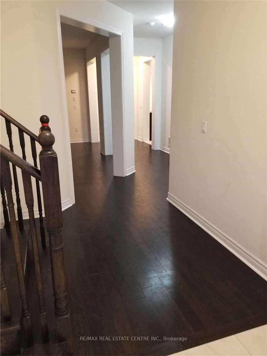 1154 Upper Thames Drive
