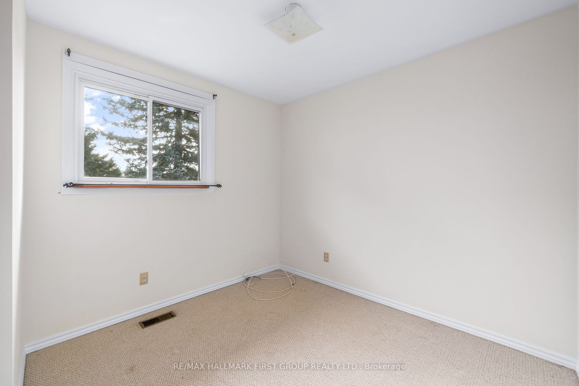 585 Barbara St